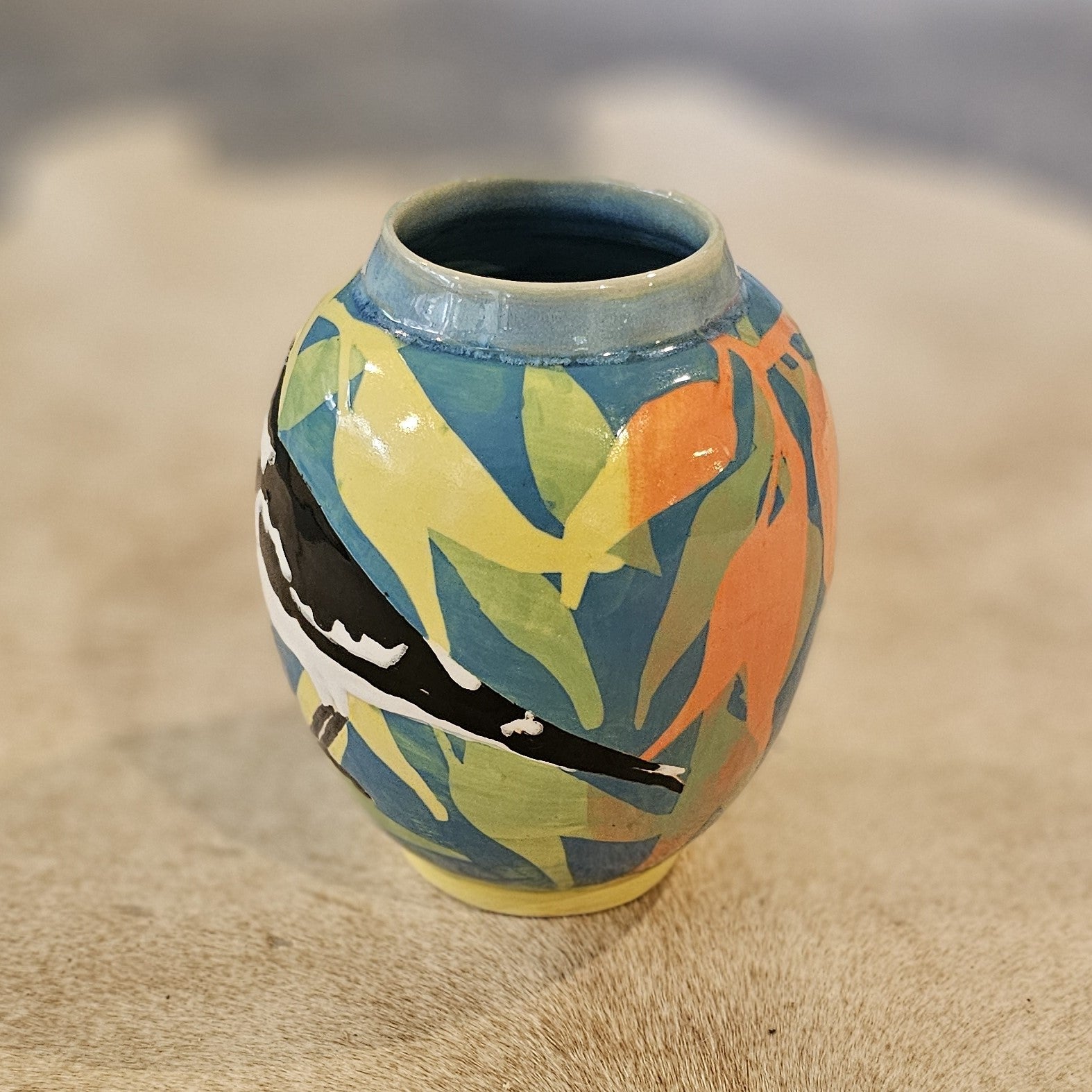 Peewee (Magpie Lark) Vase
