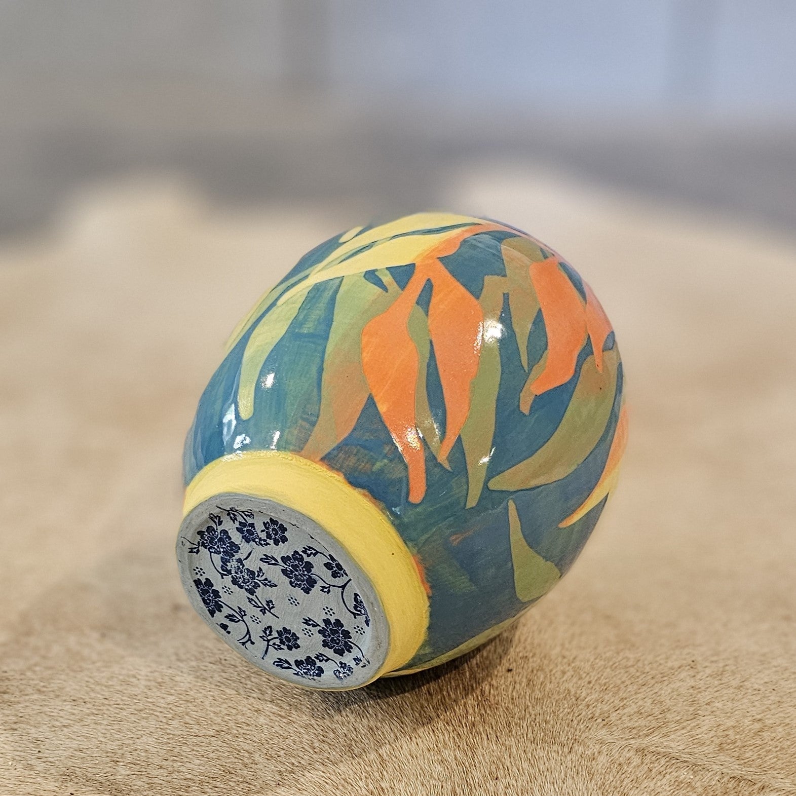 Peewee (Magpie Lark) Vase
