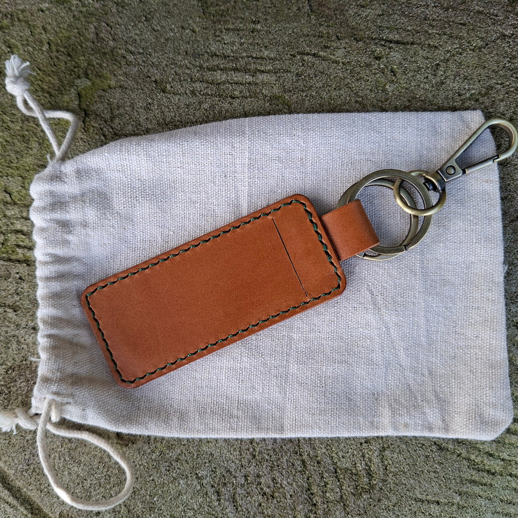 Keyring With Secret Cash Holder - Green Thread Buttero Leather