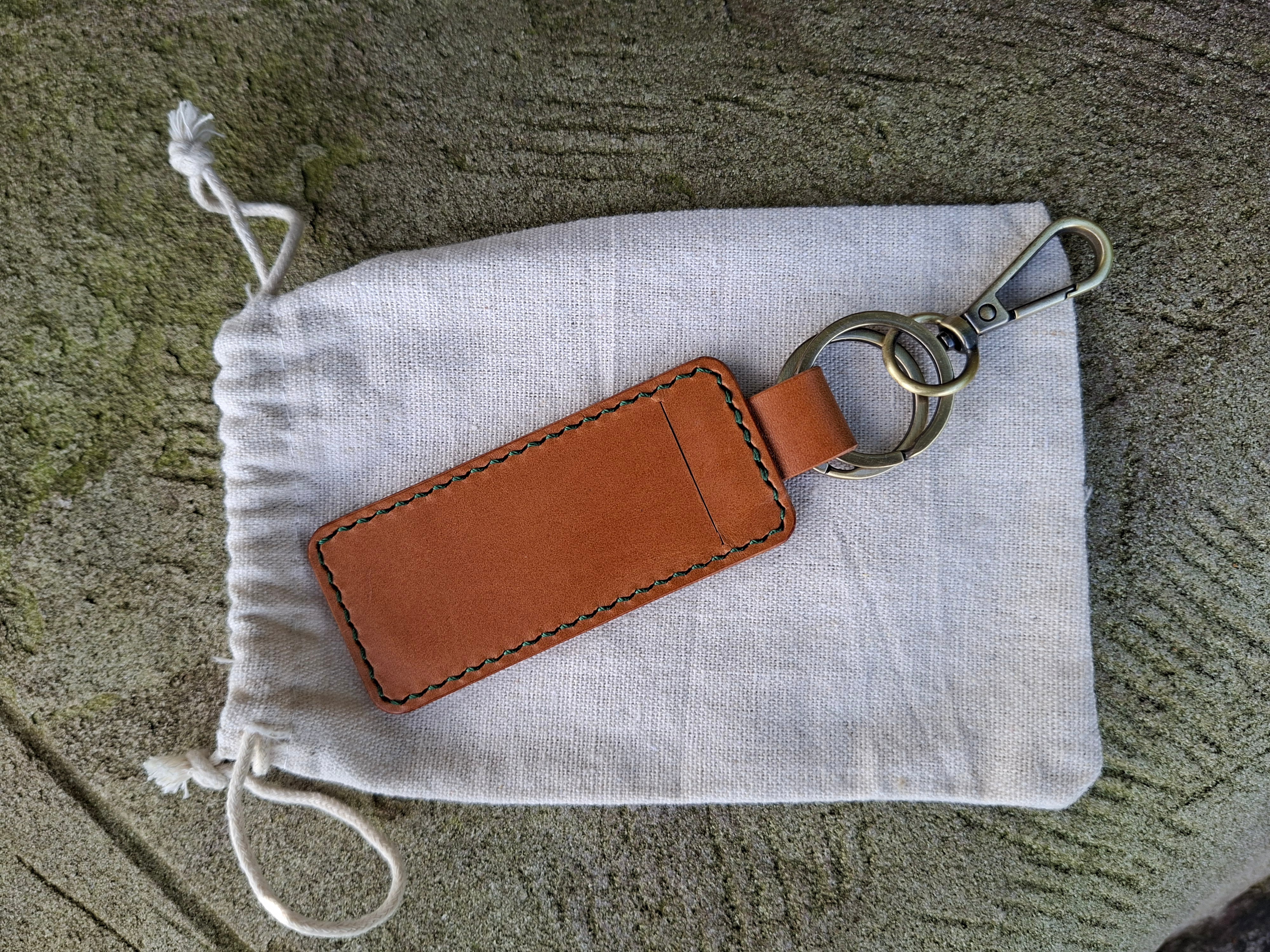 Keyring With Secret Cash Holder - Green Thread Buttero Leather