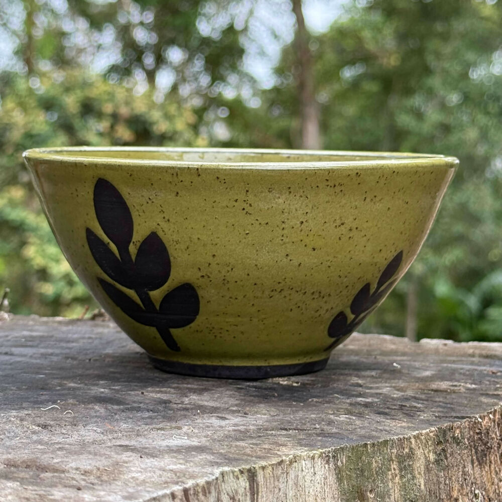 Australian-Ceramic-Pottery-Artist-Ana-Ceramica-Home-Decor-Kitchen-and-Dining-Servingware-Olive-Leaf-Bowl-Black-Clay-Wheel-Thrown-Pottery