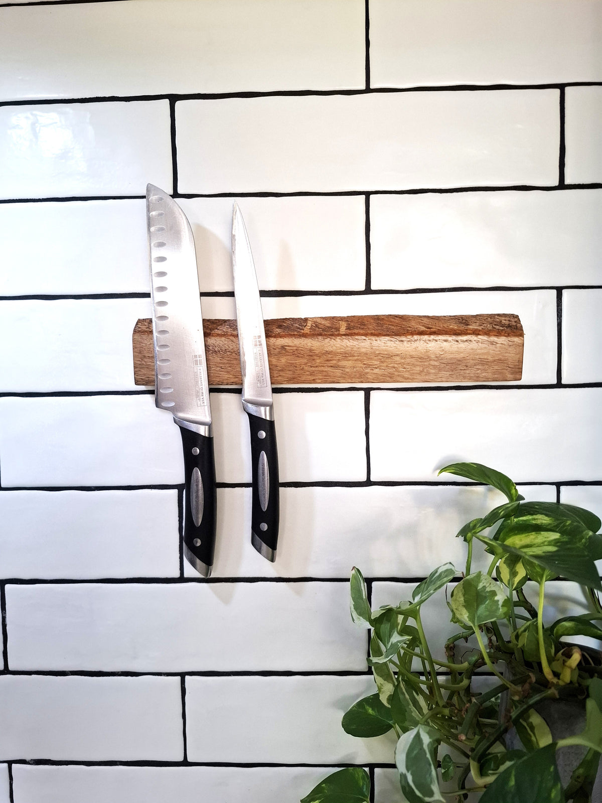 Handmade Wooden Magnetic Knife Holder: Wall-Mounted Kitchen Rack