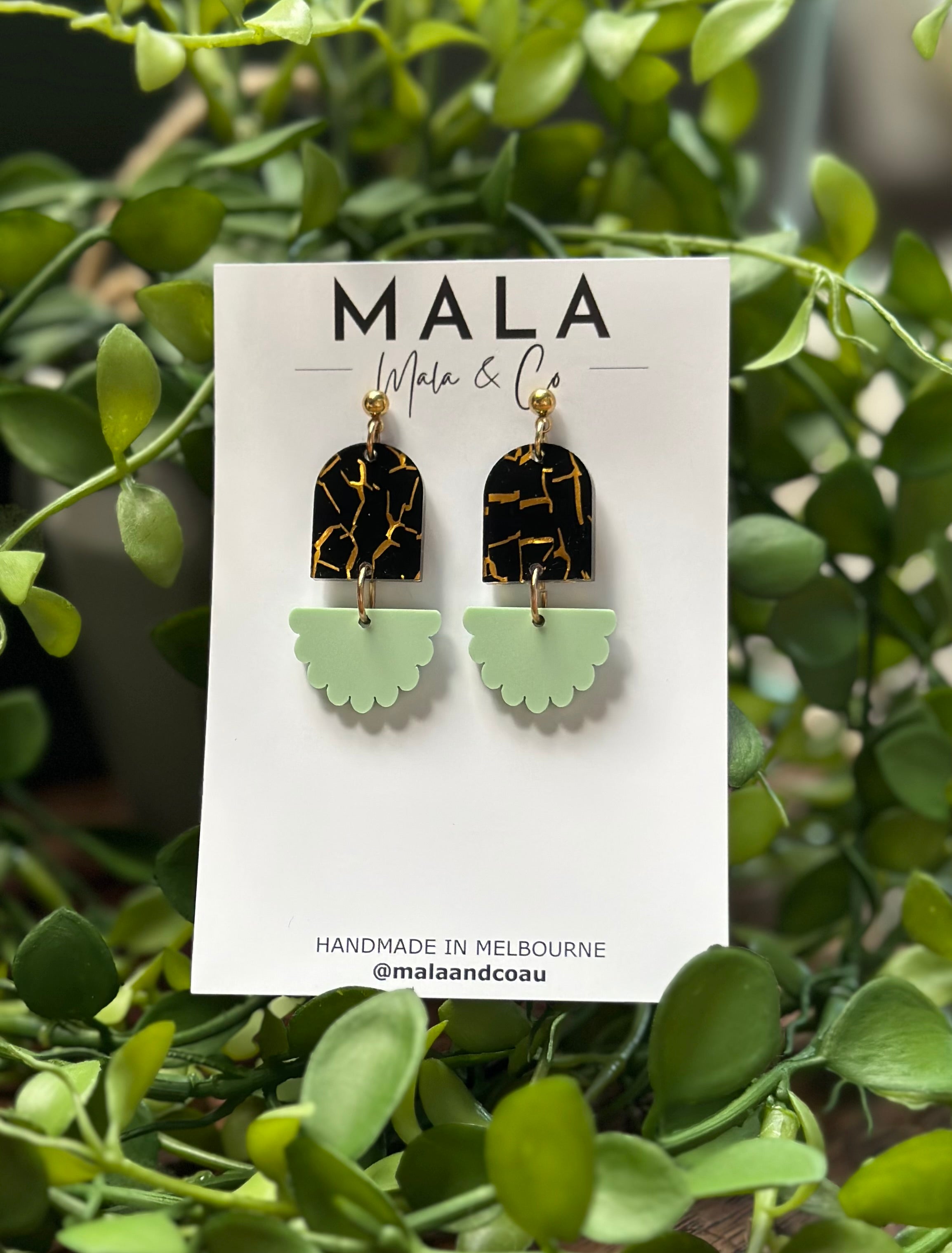 Nada Dangles
