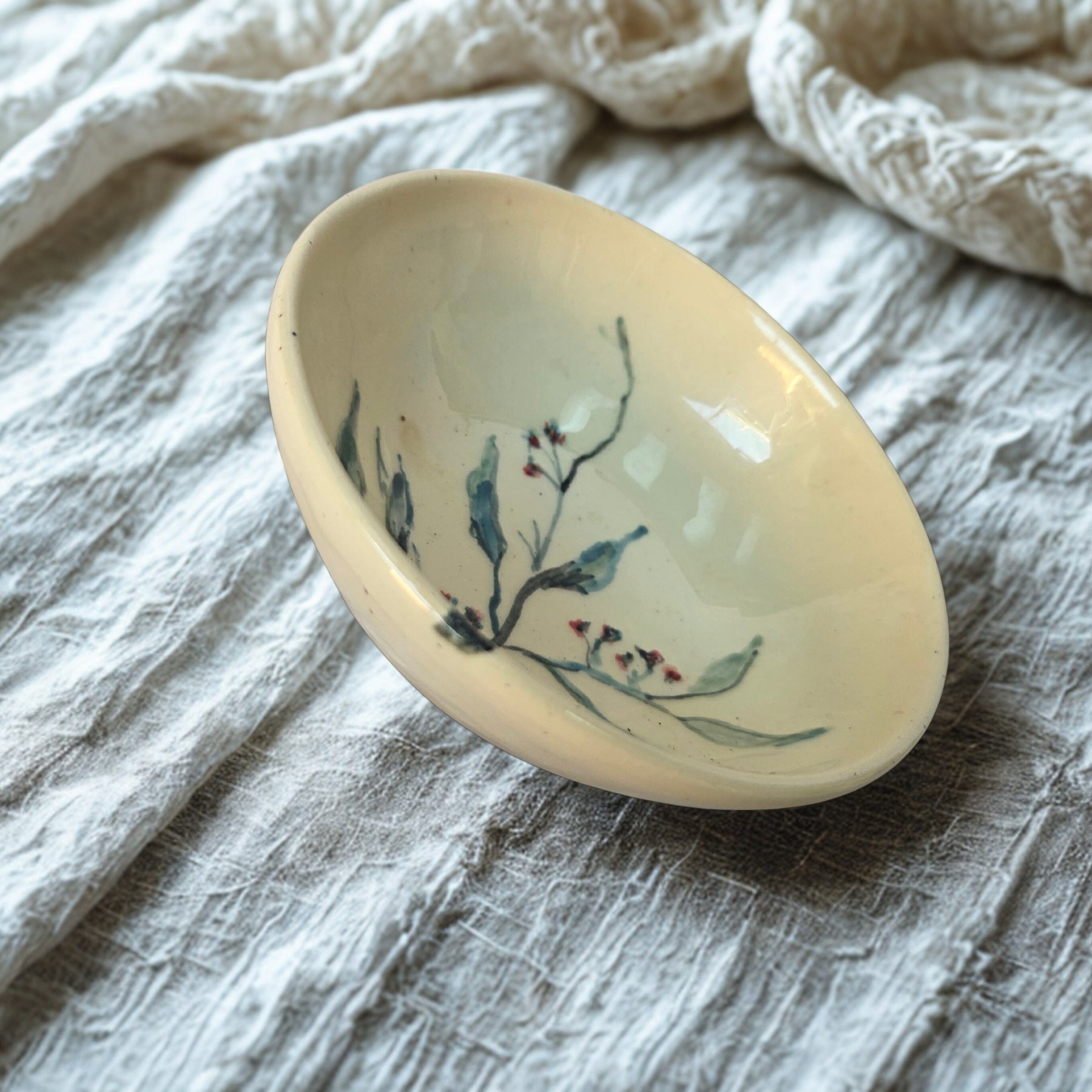Hand painted floral gumnut design ceramic dish. 13.5cm
