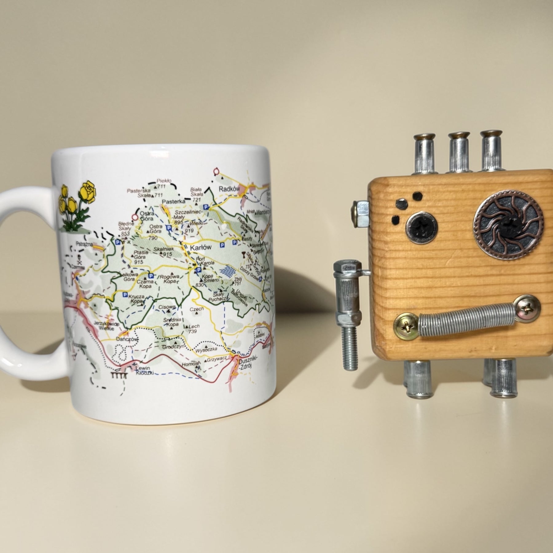Winfred - Wooden Steampunk Robot