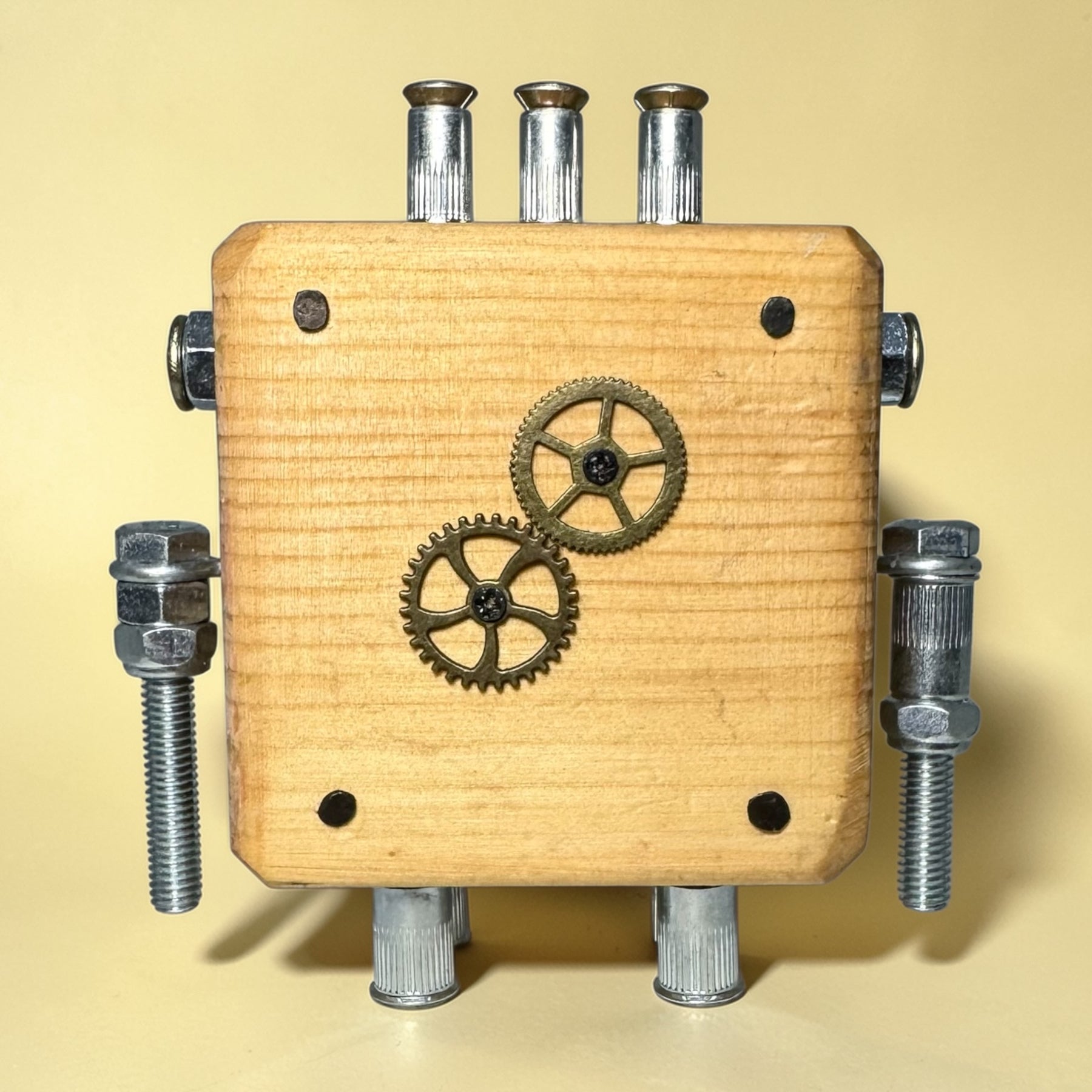 Winfred - Wooden Steampunk Robot