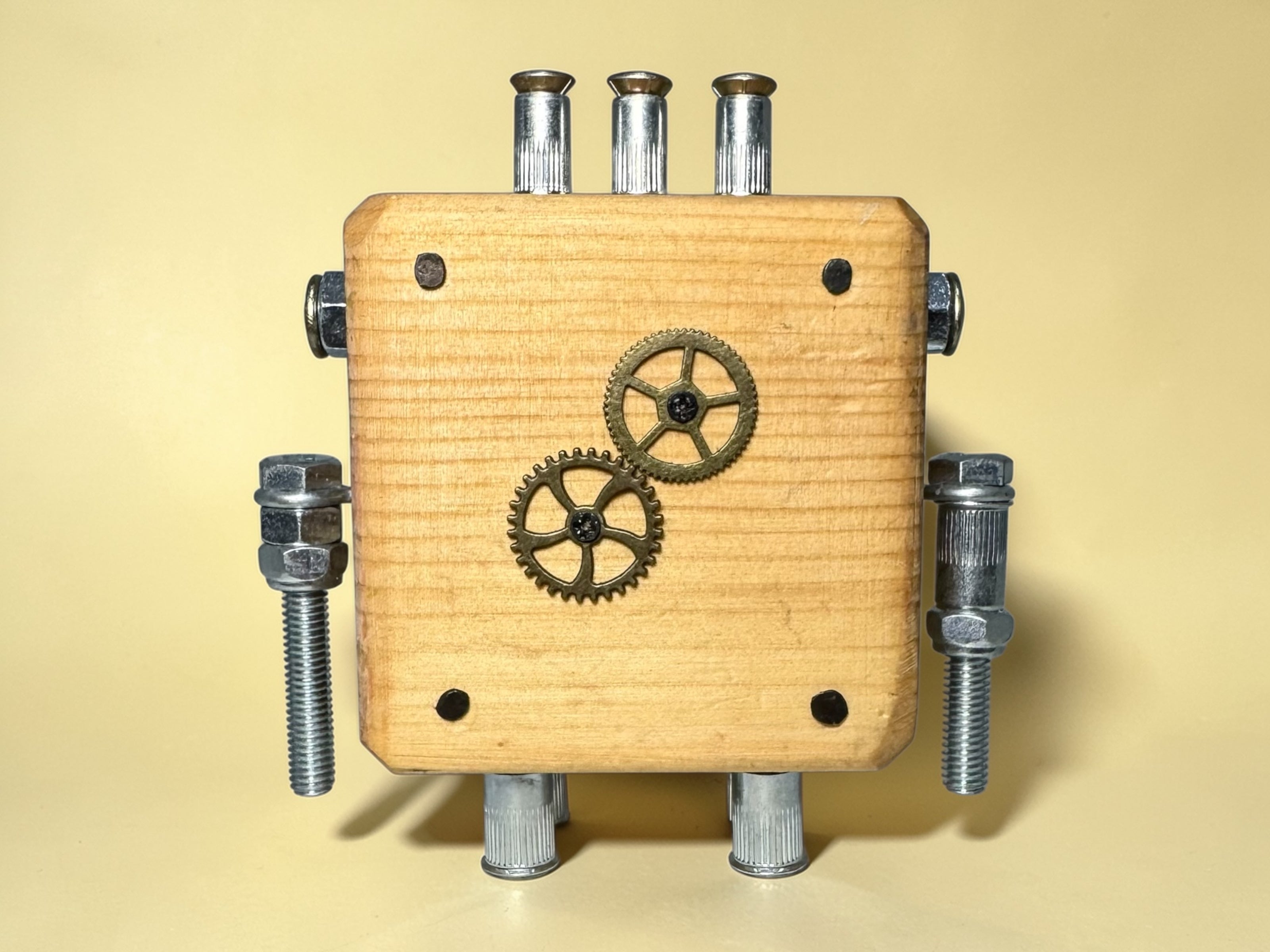 Winfred - Wooden Steampunk Robot