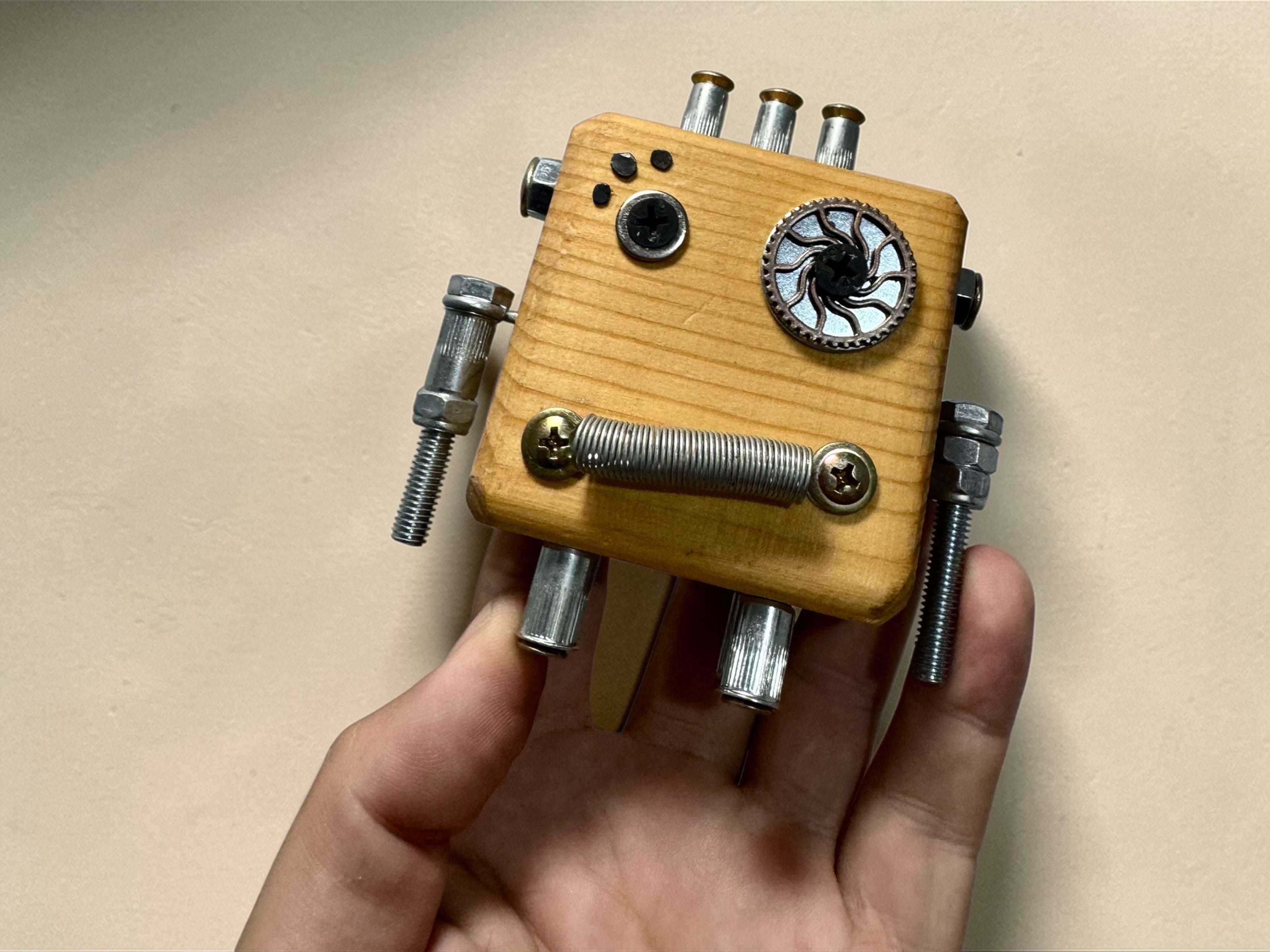 Winfred - Wooden Steampunk Robot