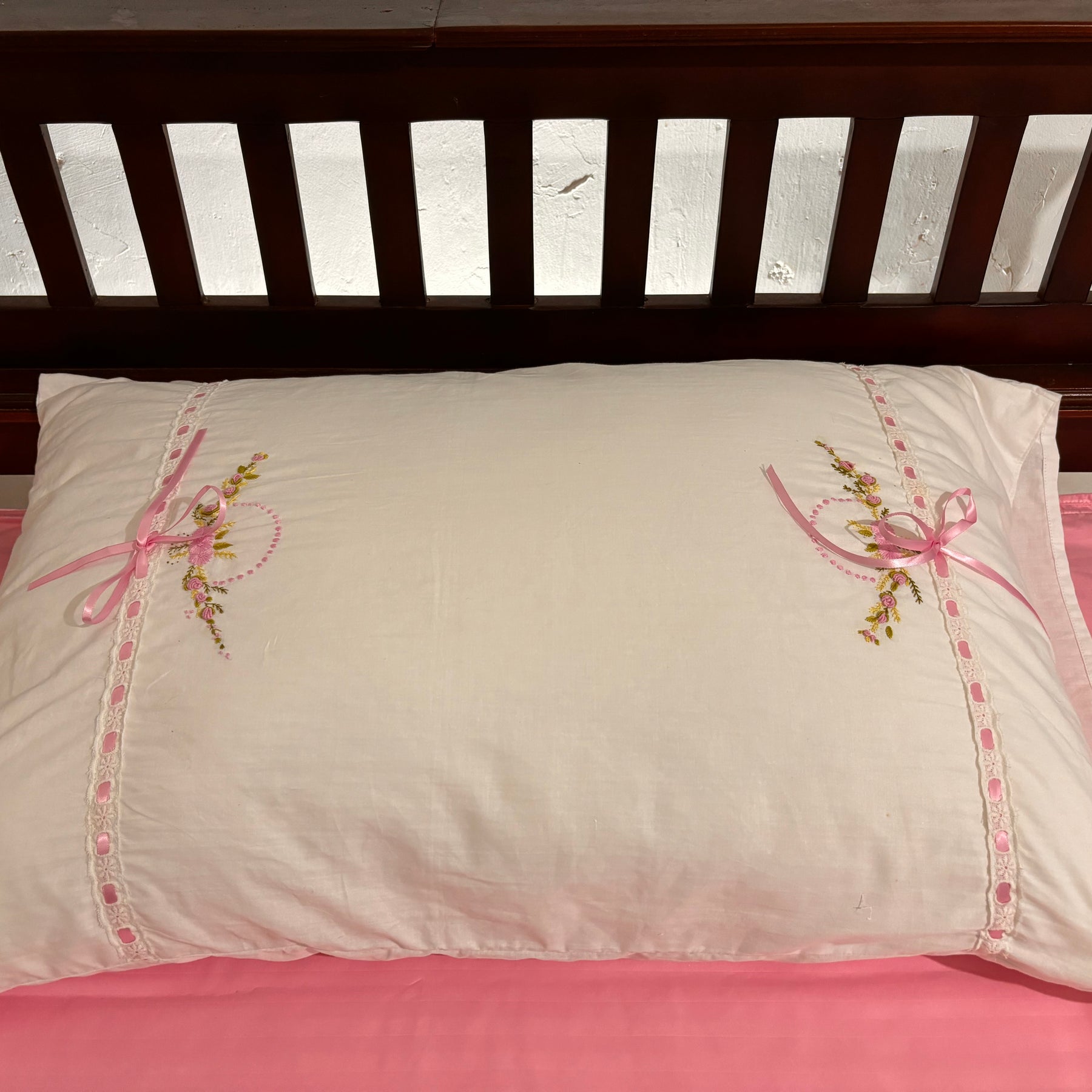 Set of 2 Personalized Floral Ribbon Pillow cases
