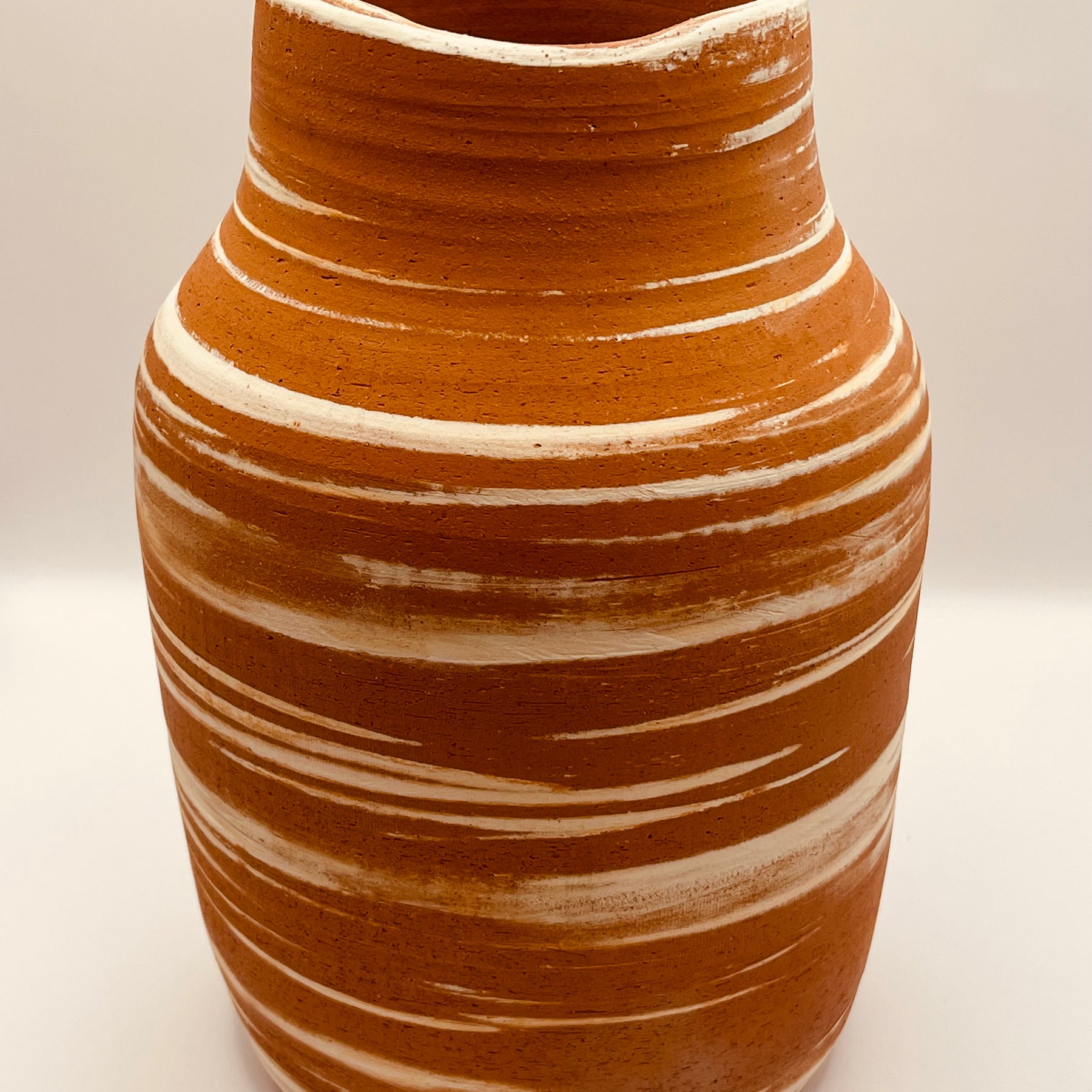 Wheel-Thrown Marbled Terracotta Vase – Natural Finish