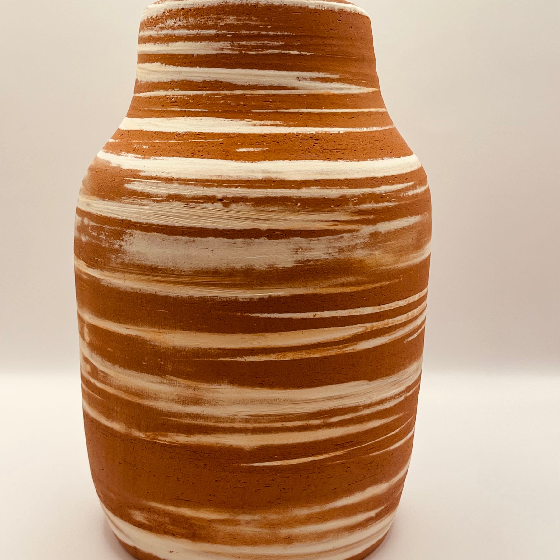 Wheel-Thrown Marbled Terracotta Vase – Natural Finish