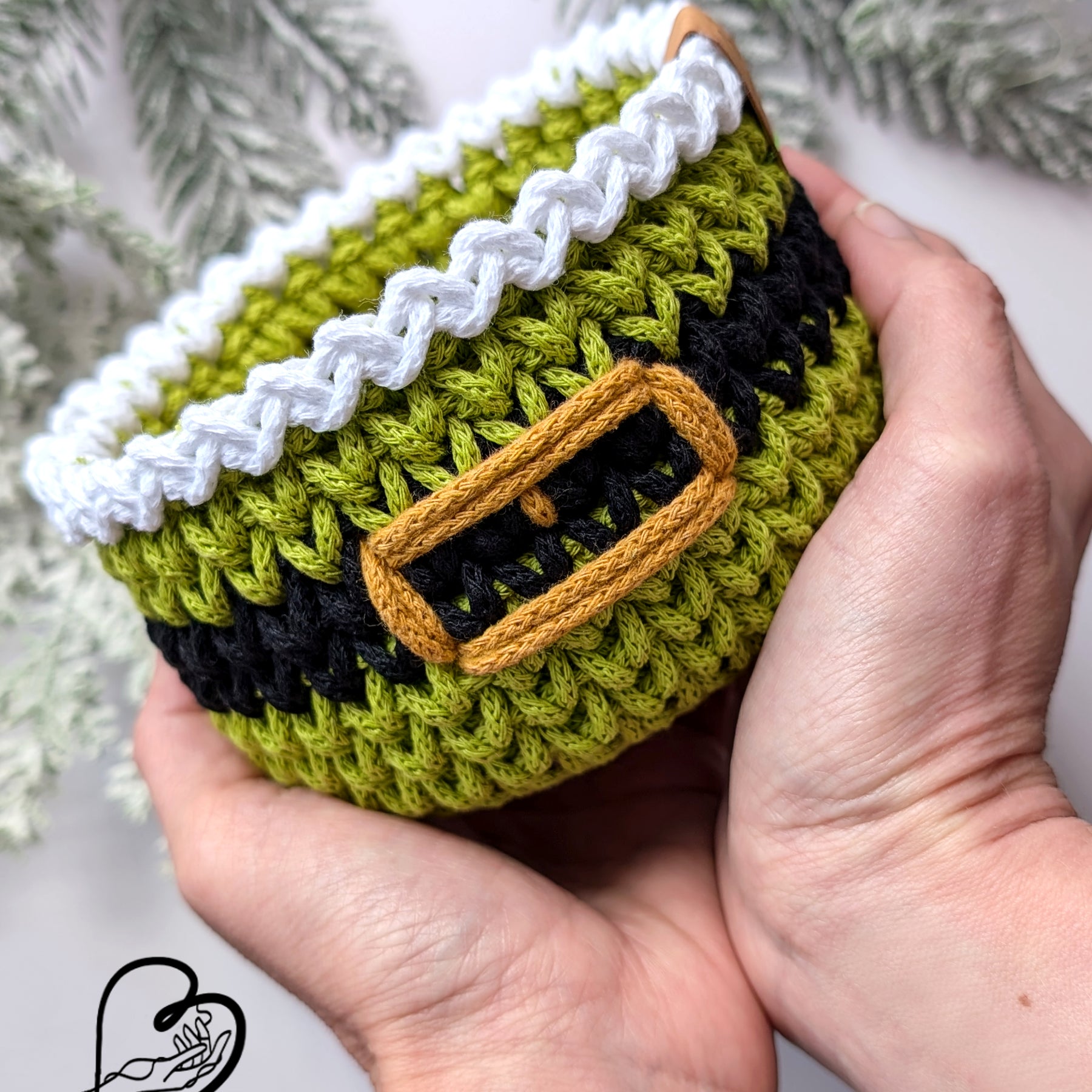 Small Grinch Basket