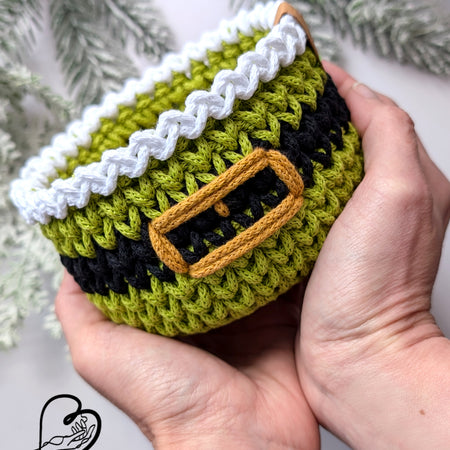 Small Grinch Basket