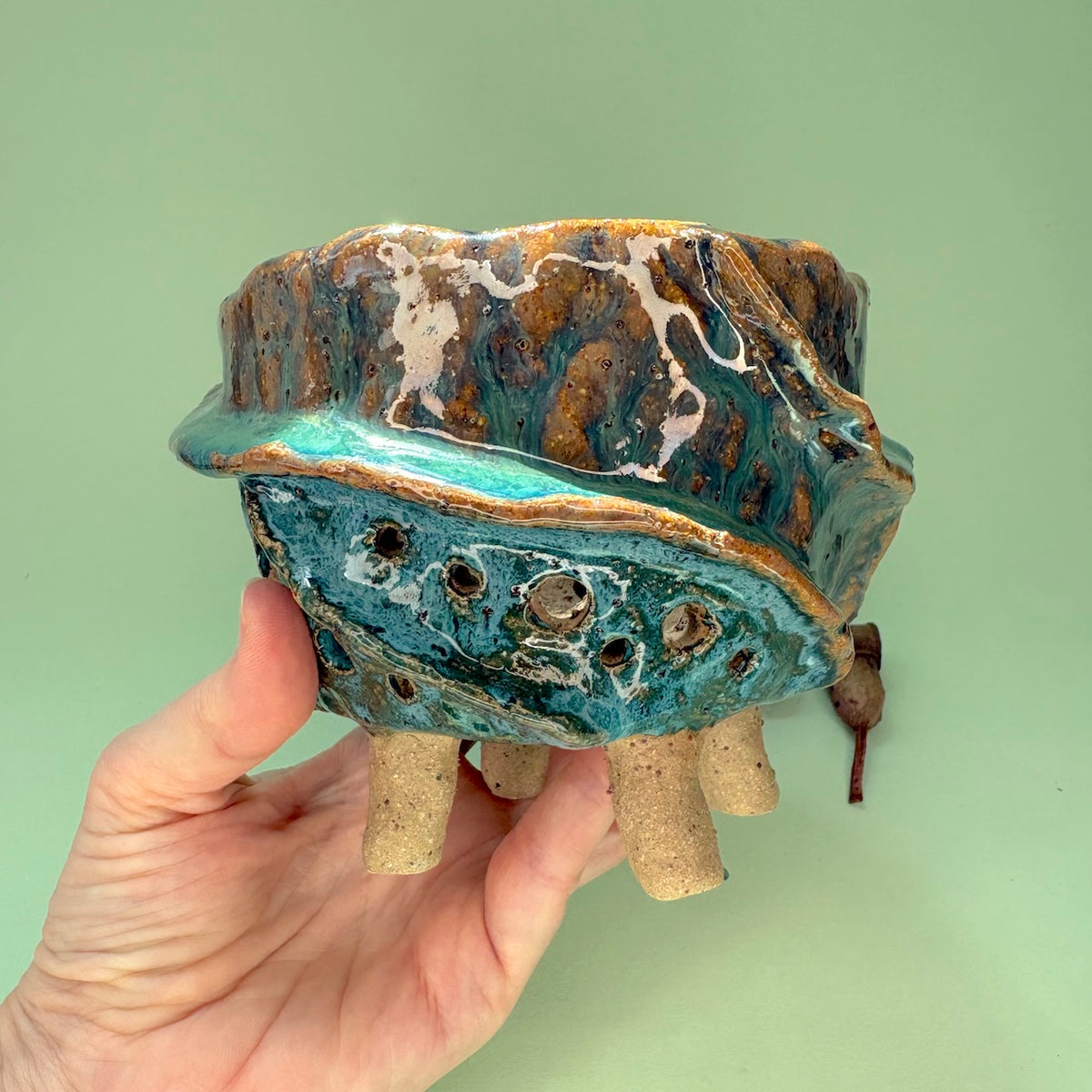 Ceramic orchid pot with ridges