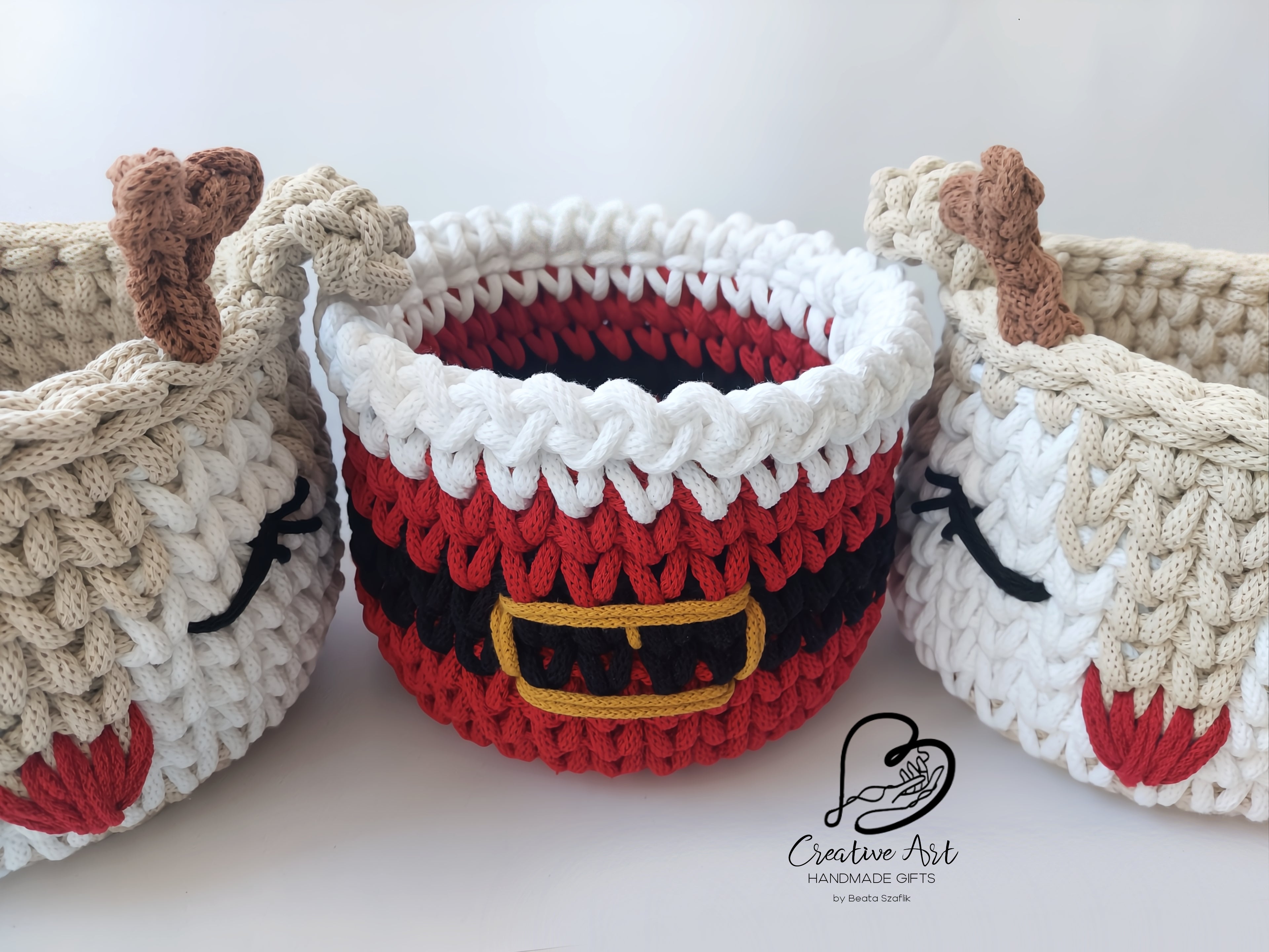 Crochet Santa Basket on wooden base