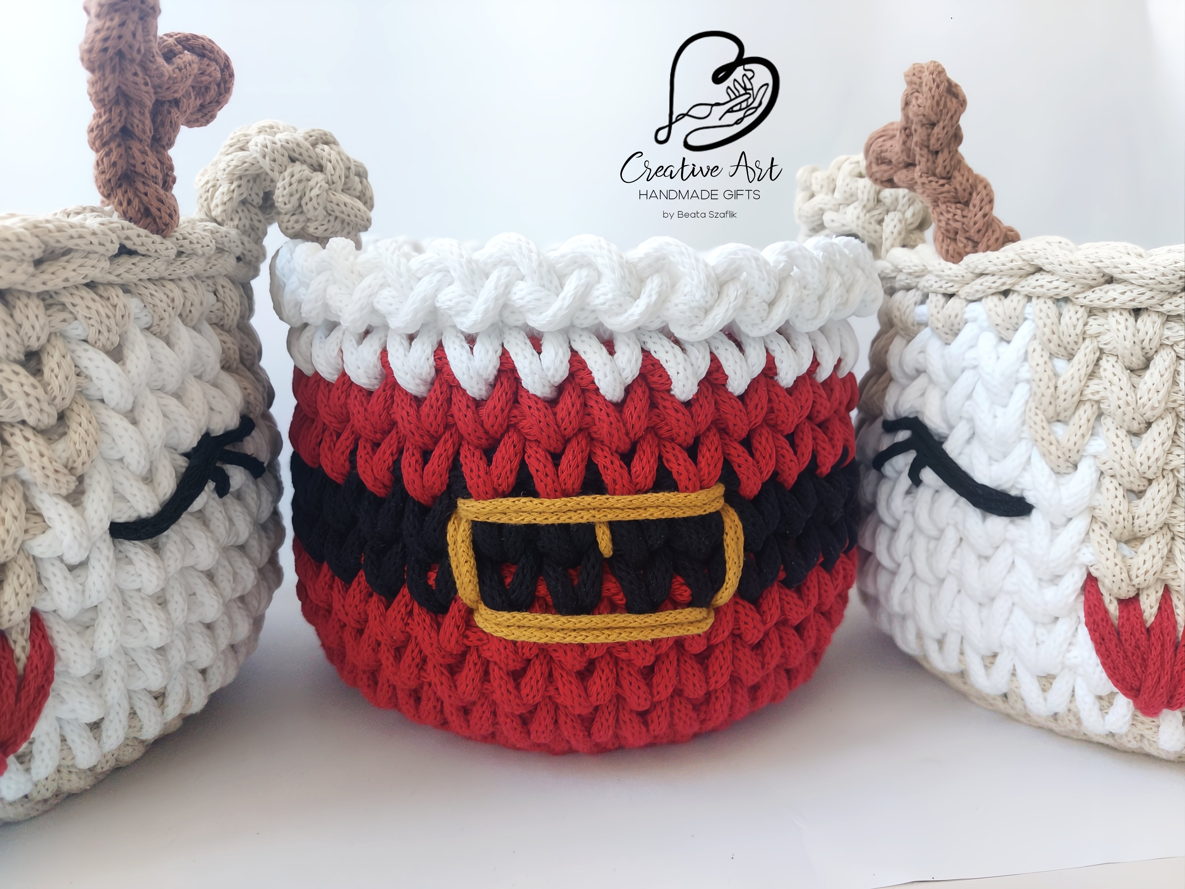 Crochet Santa Basket on wooden base
