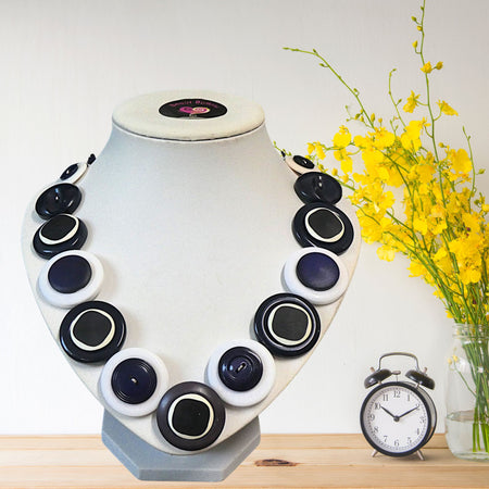 Button necklace - In the Navy