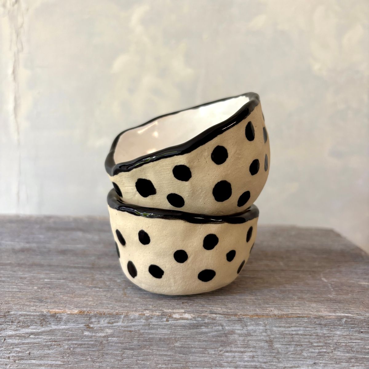 Two small trinket bowls in black & white