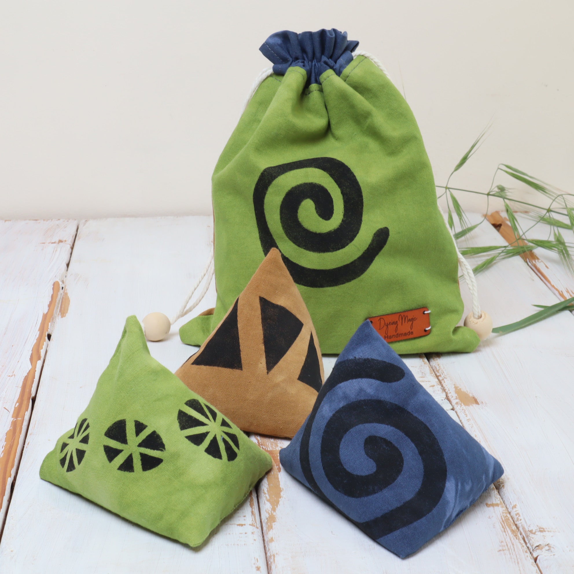 4 Piece Juggling Set, Juggling Bags, Juggling Beanbags, HandWarmers