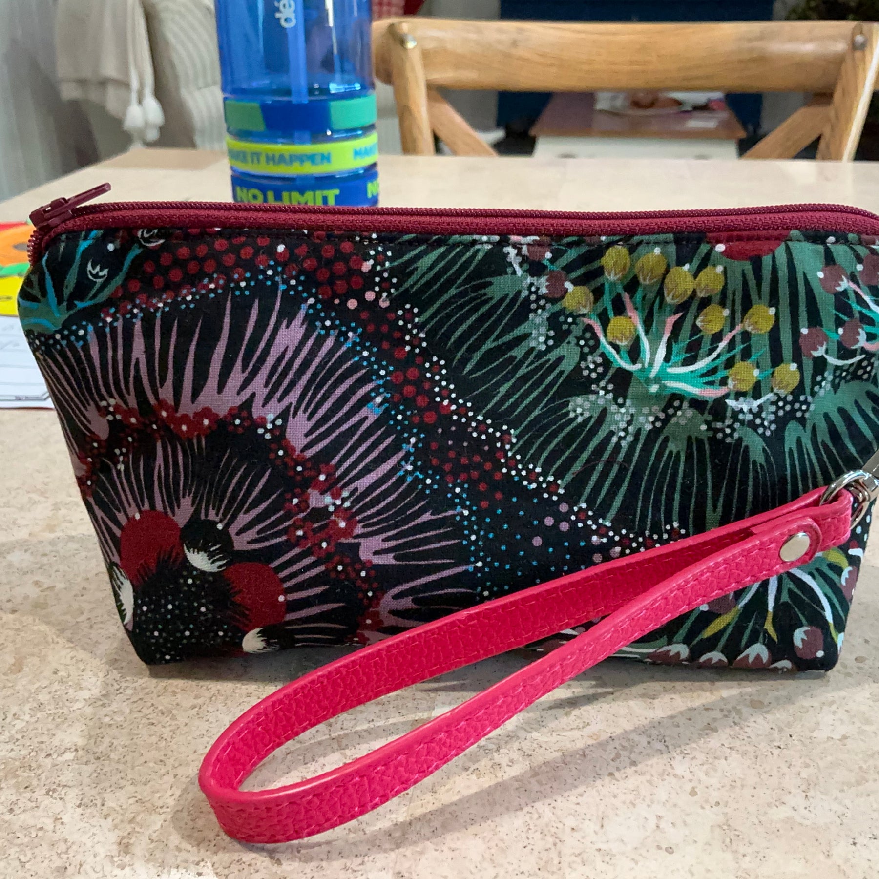 Makeup purse/medicines purse, pencil case