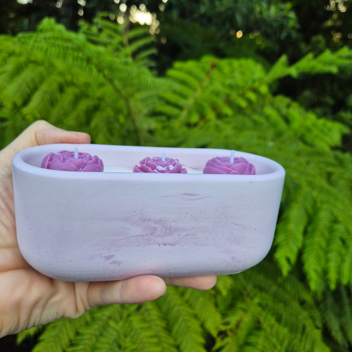 Lilac concrete bowl candle scented with gardenia and rose