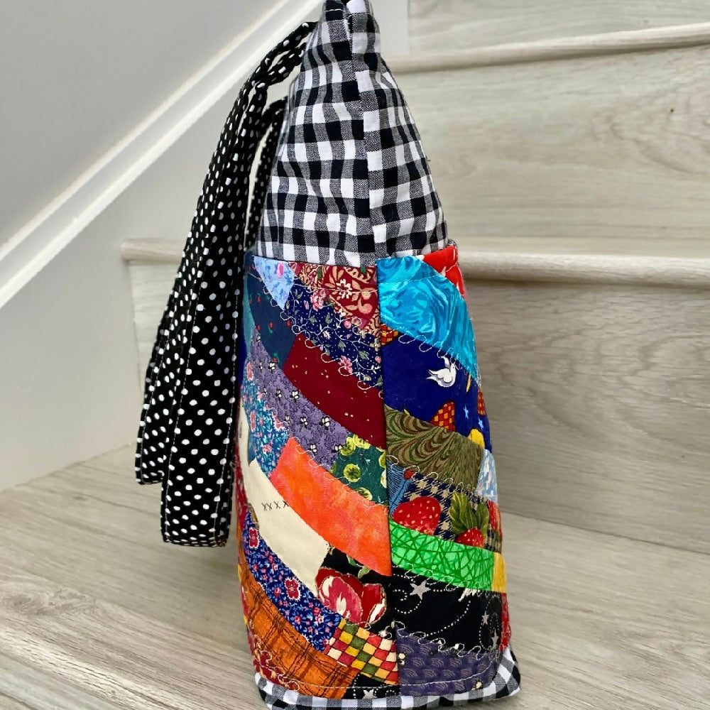 Checkered border 4 patchwork pockets tote