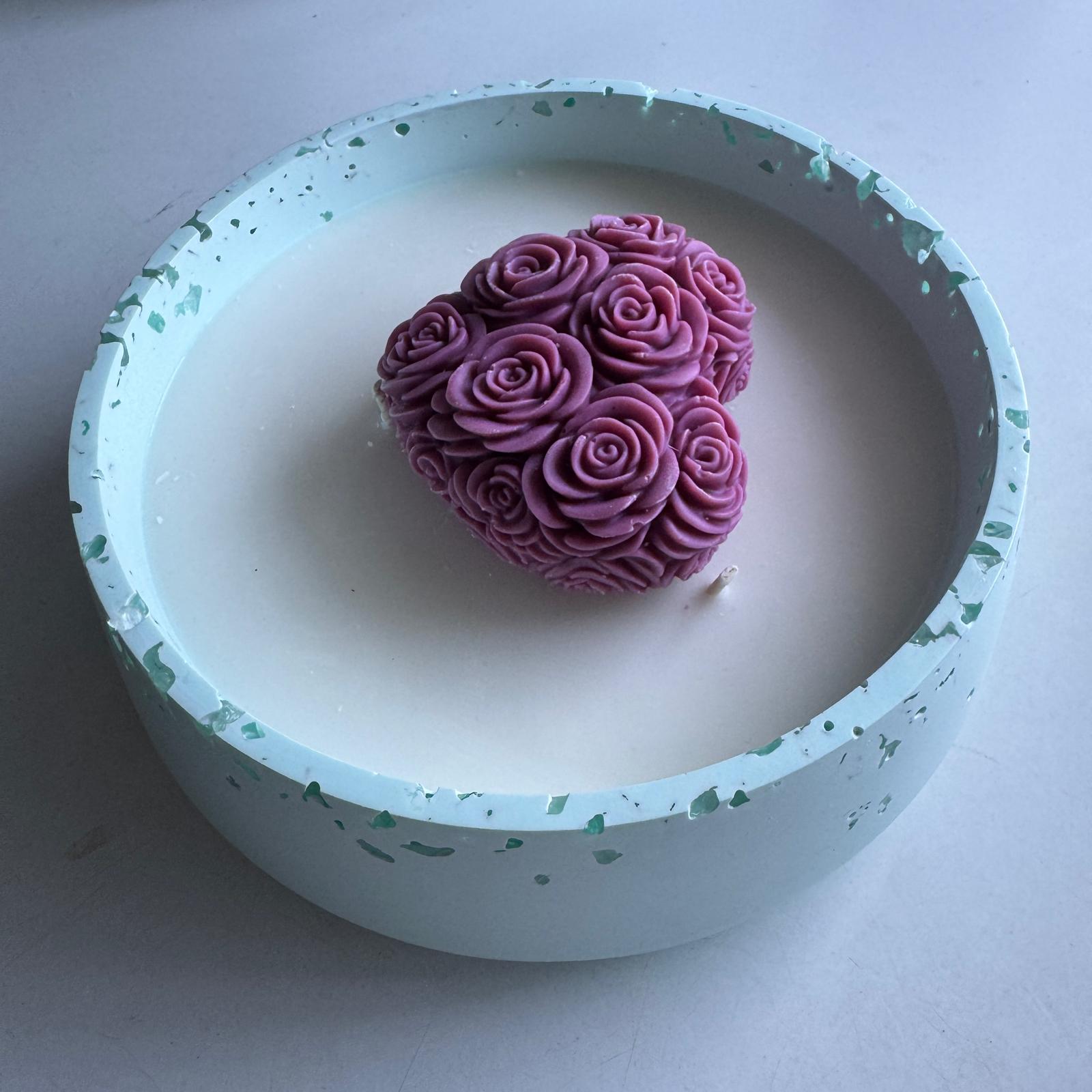 Large soy wax eco-concrete bowl candle with plum floral heart
