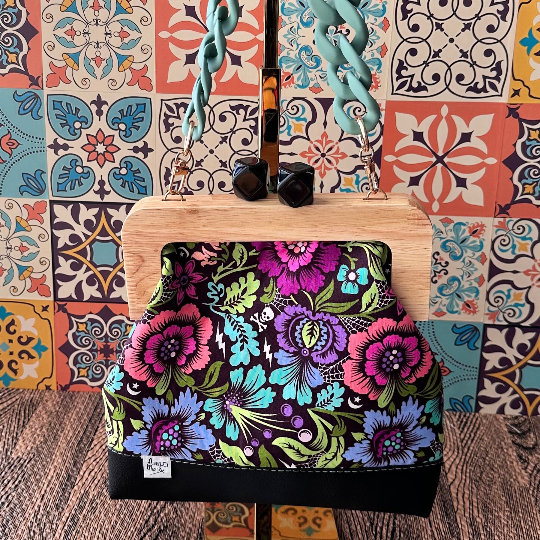 Kiss Lock Clutch With Acrylic Chain