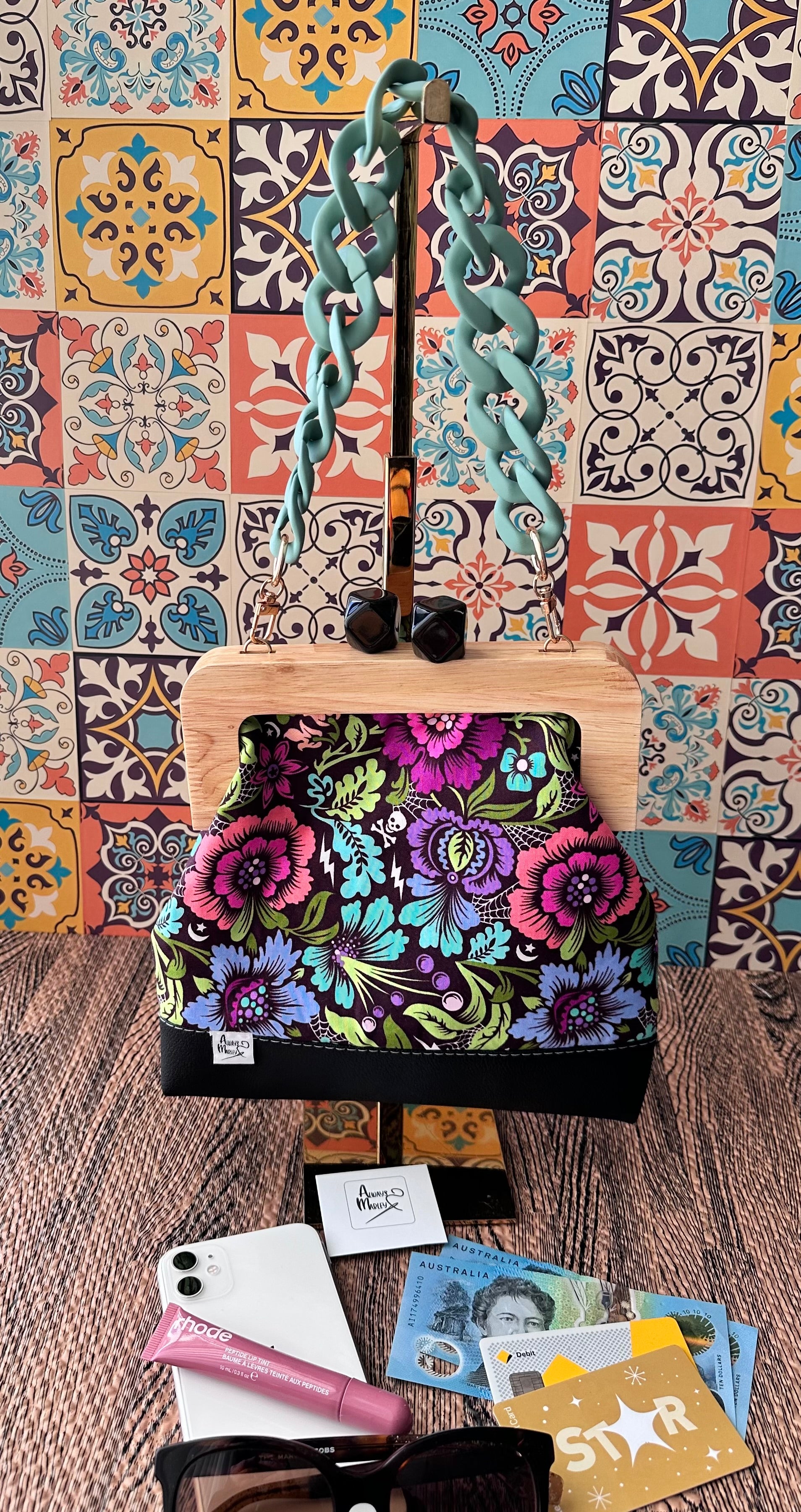 Kiss Lock Clutch With Acrylic Chain