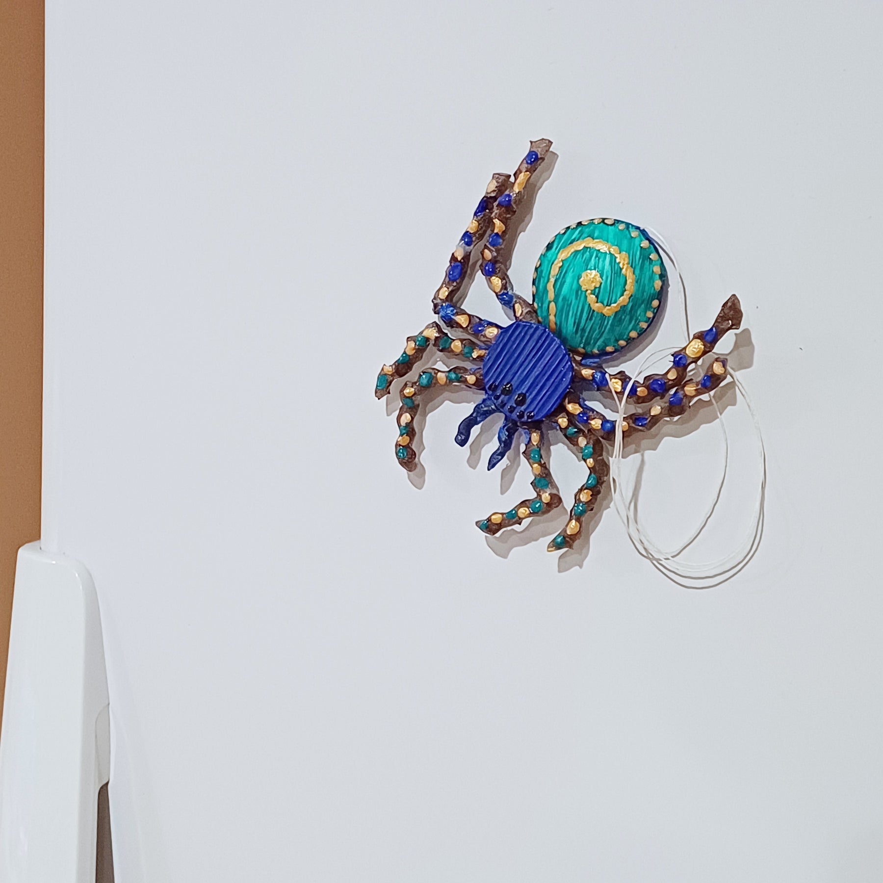 Palm spider keepsake - blue, teal, gold - magnet, thread - gift box - Handmade by Kantakoru