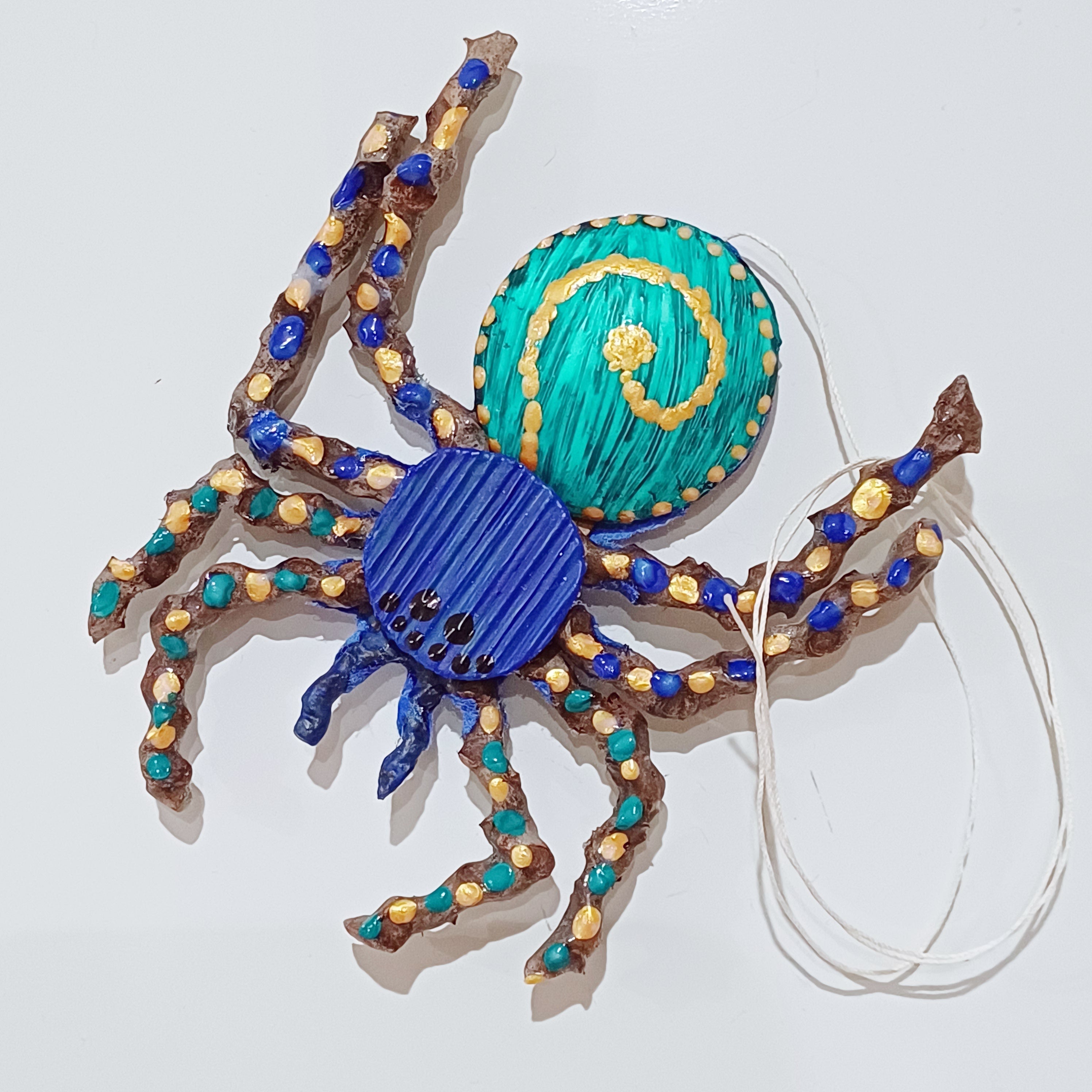 Palm spider keepsake - blue, teal, gold - magnet, thread - gift box - Handmade by Kantakoru