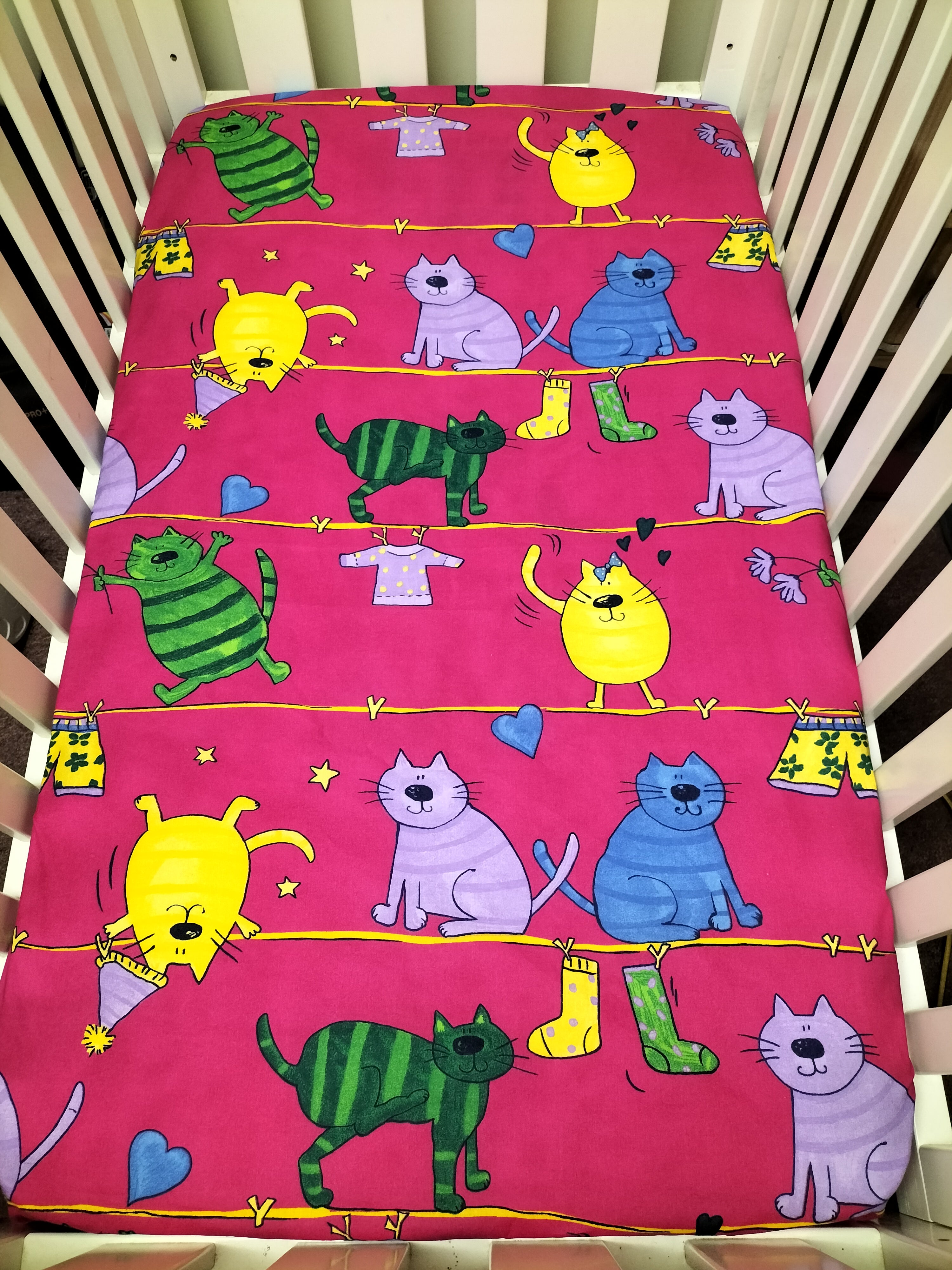 FITTED COT SHEET - CATS