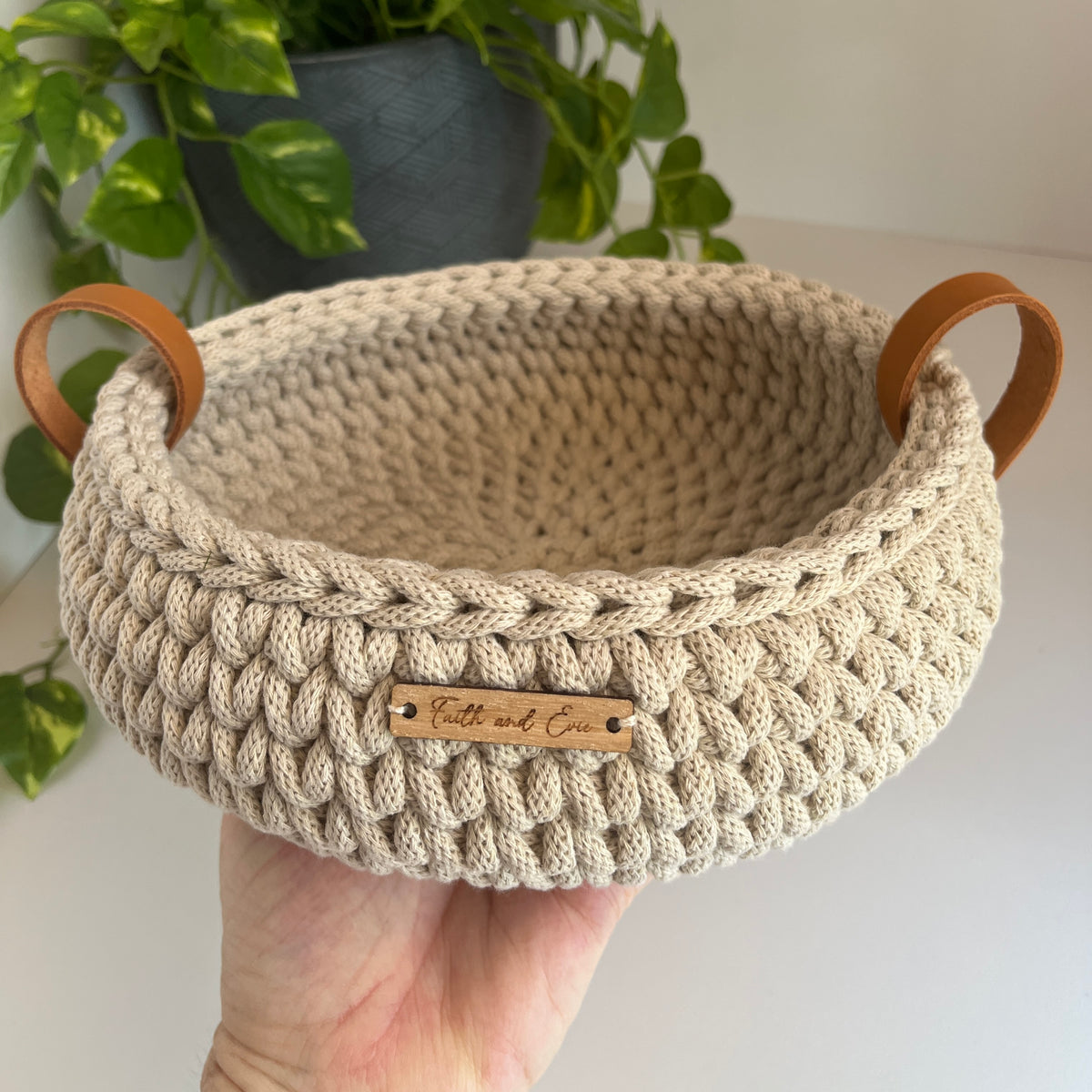 Crochet basket with handles - colour Pale Olive