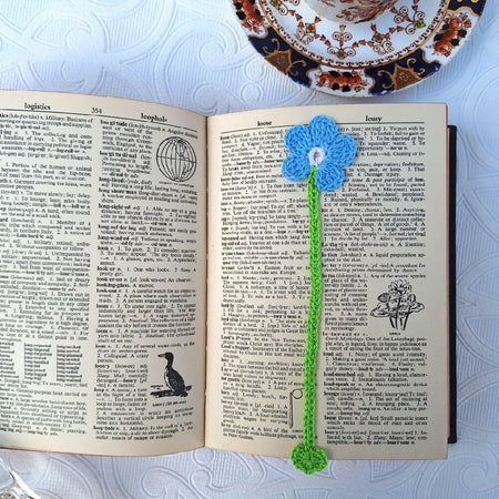 Bookmark Forget Me Not Blue Flower with heart leaf in Crochet