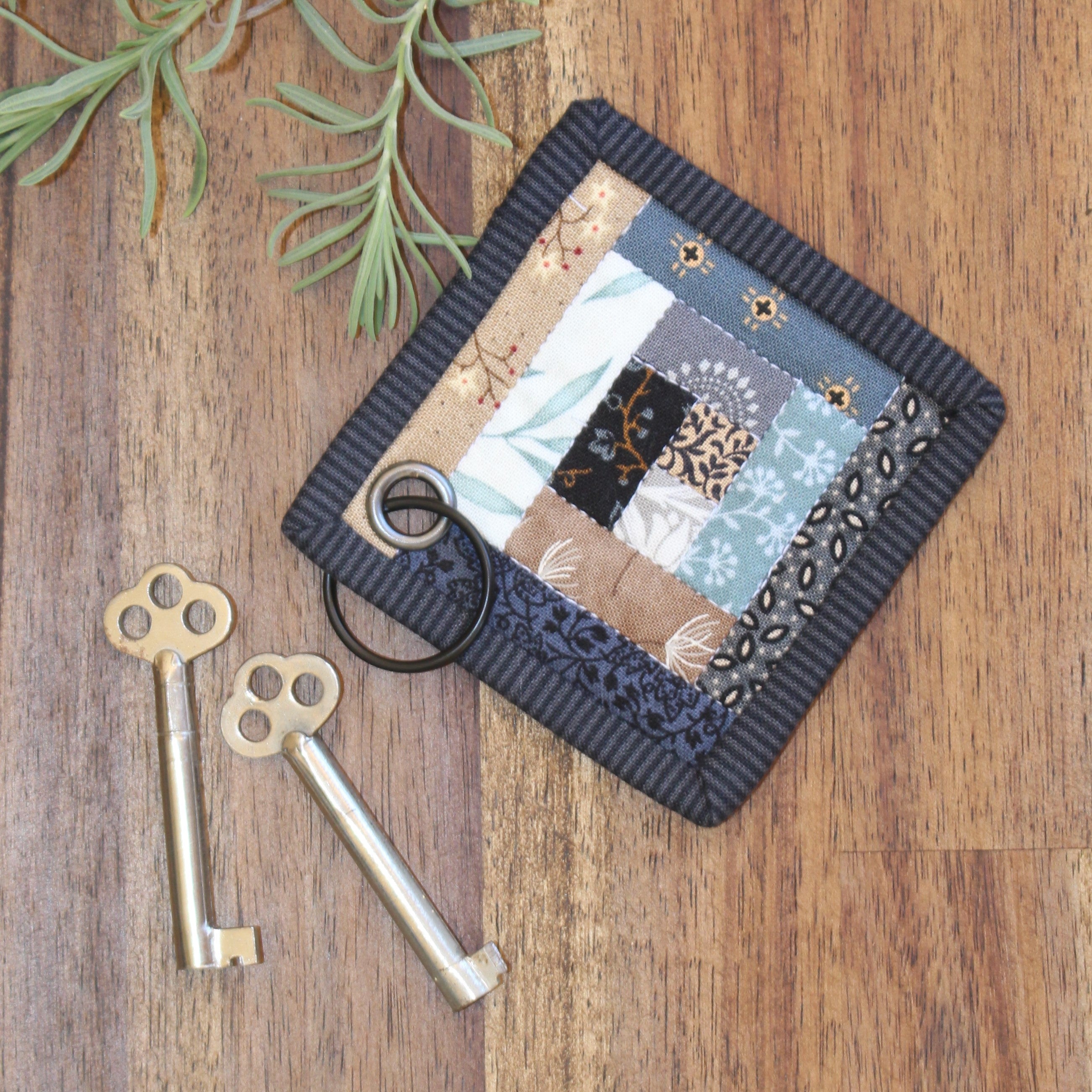 Patchwork Quilted Log Cabin Keyring