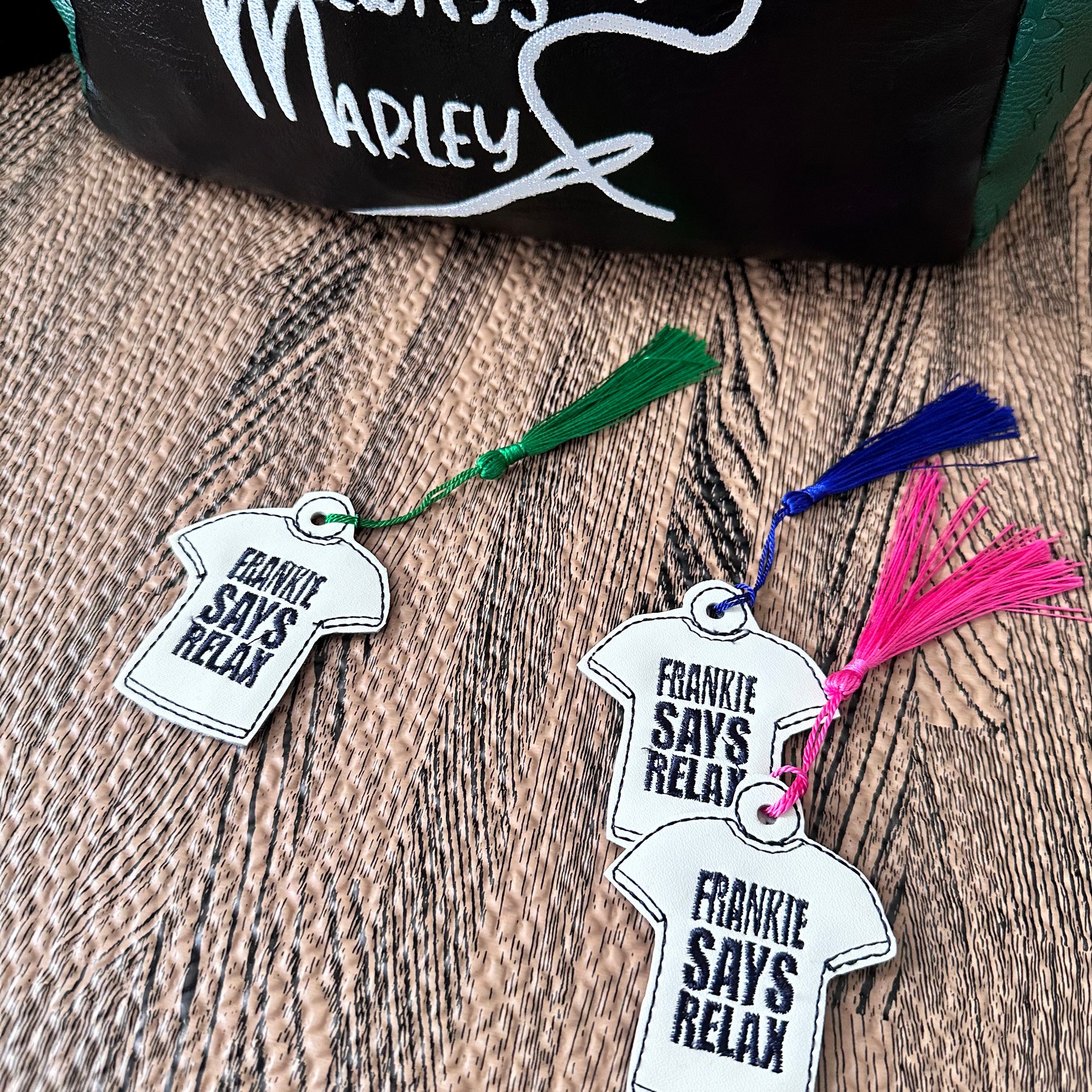 Relax bag tag / book mark