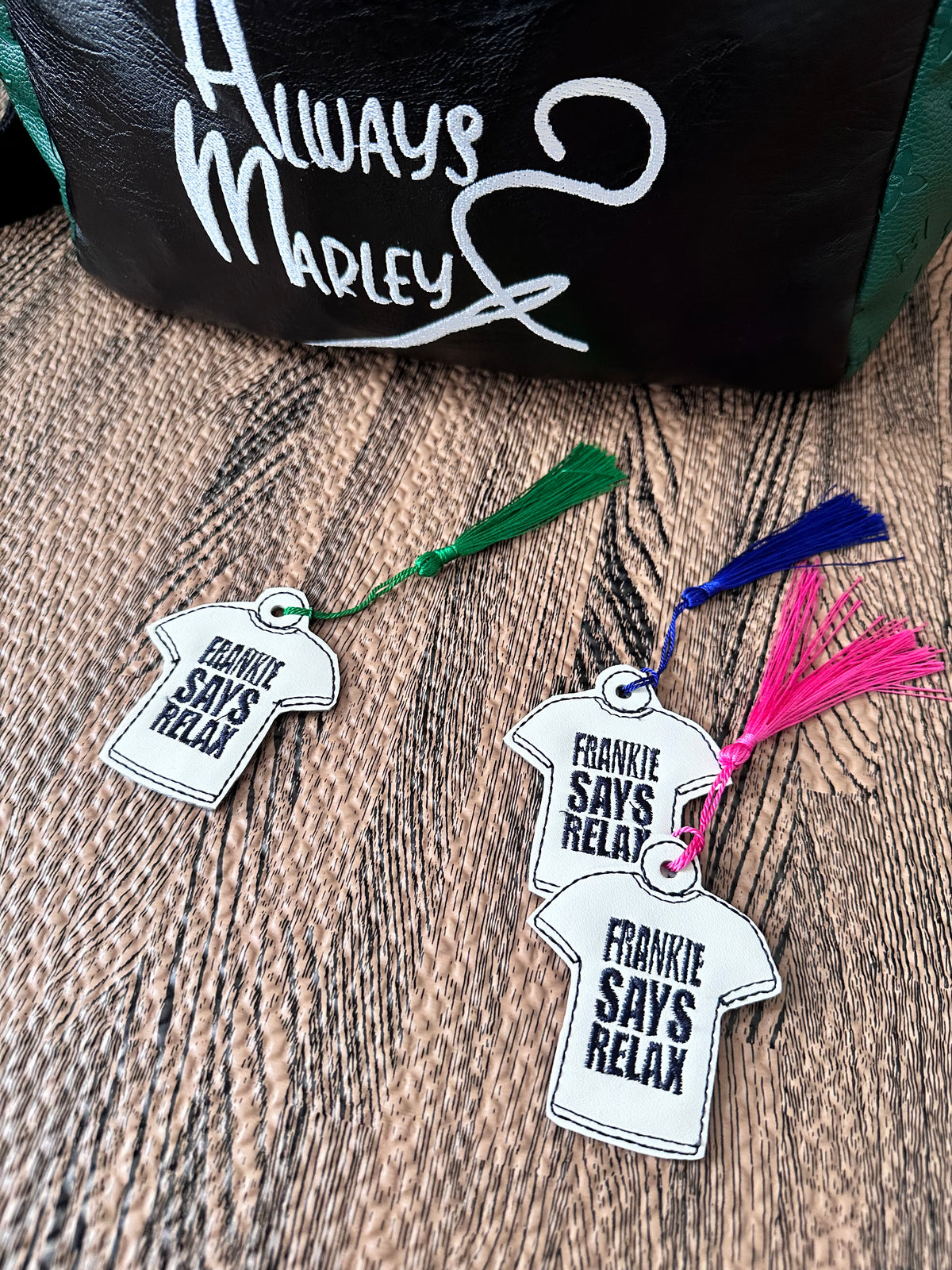 Relax bag tag / book mark