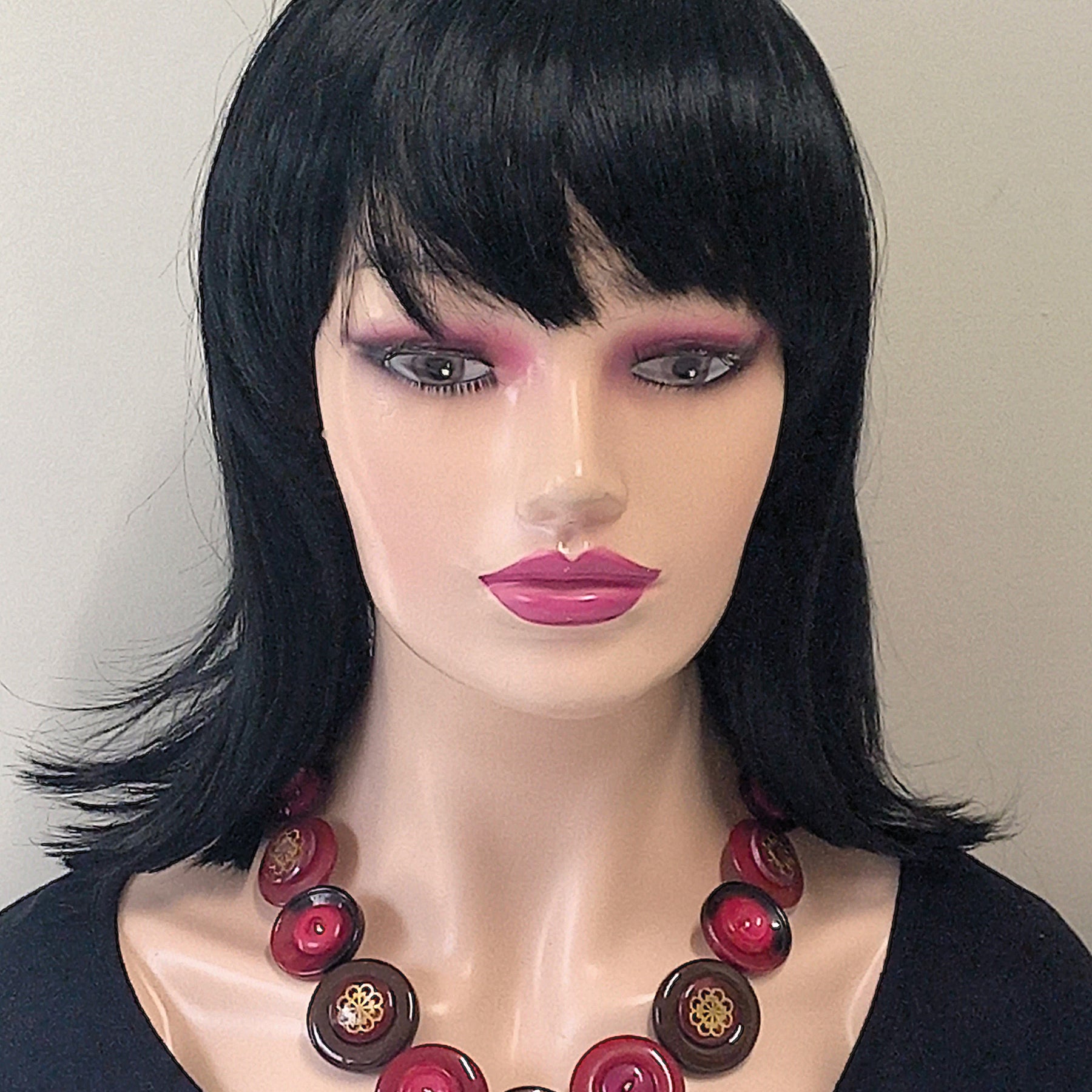 Button necklace - Cherry Ripe