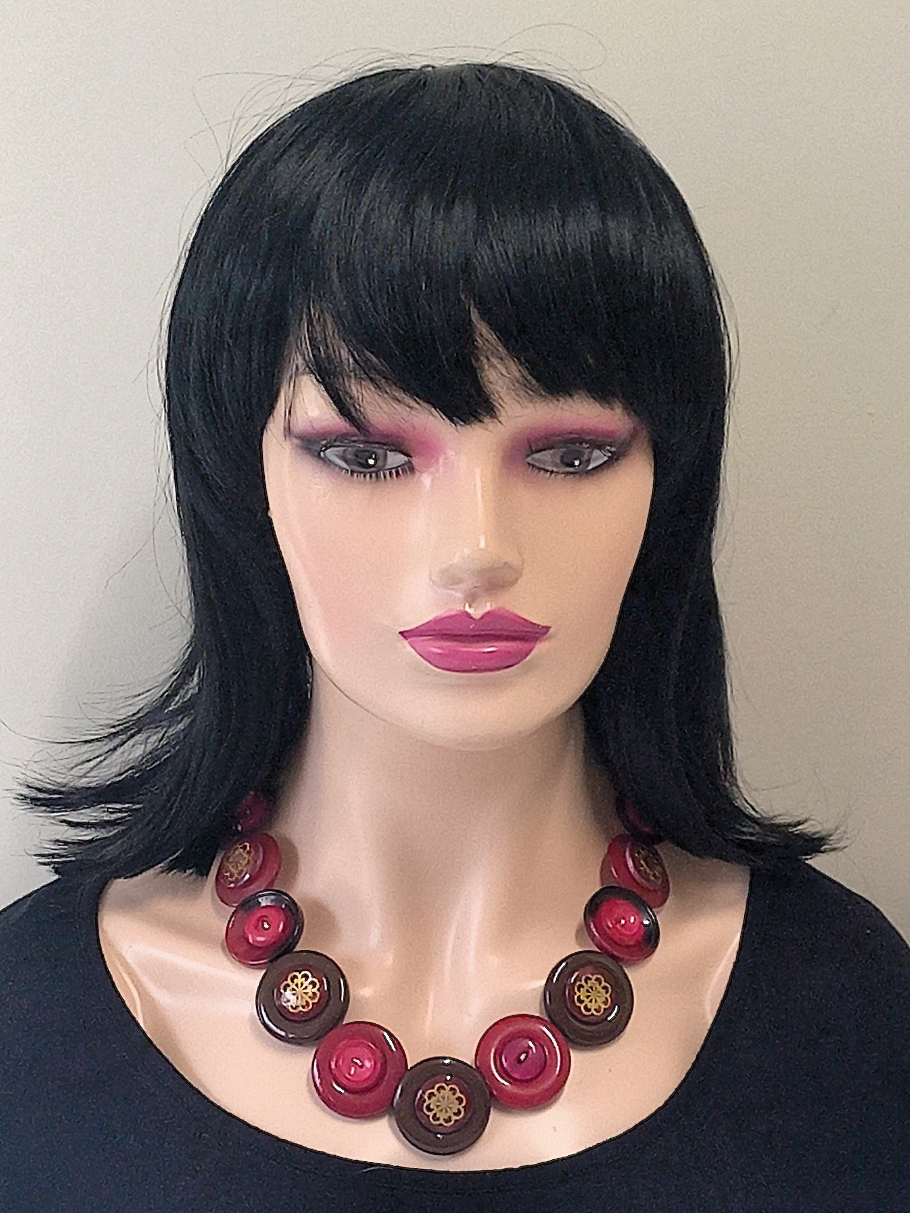 Button necklace - Cherry Ripe