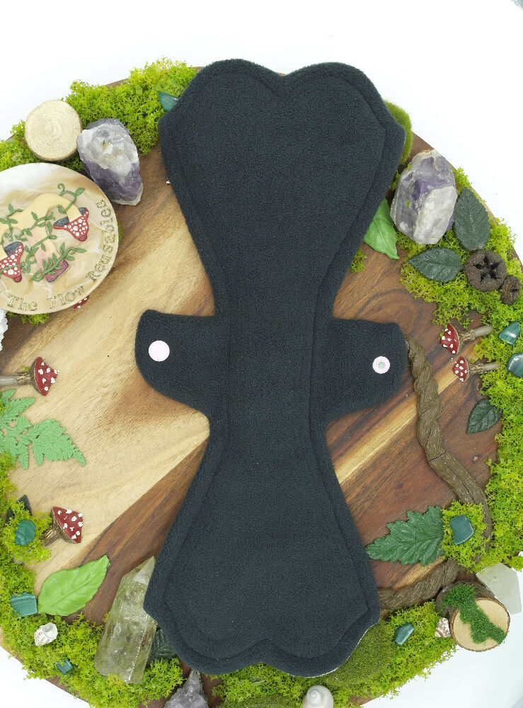 Eco-friendly reusable cloth pad 14" moderate (Lips of an Angel) - Tea Party