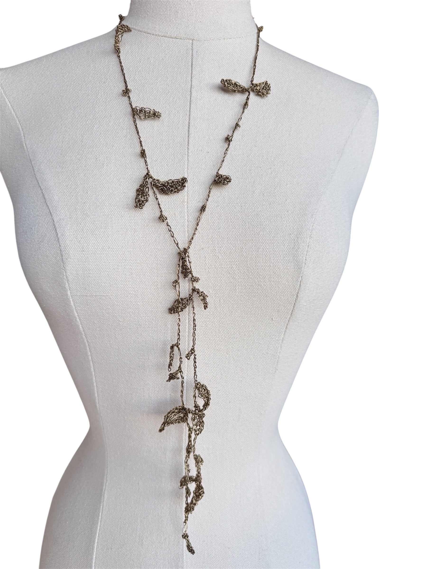 Travel light - Lariat neckpieces.