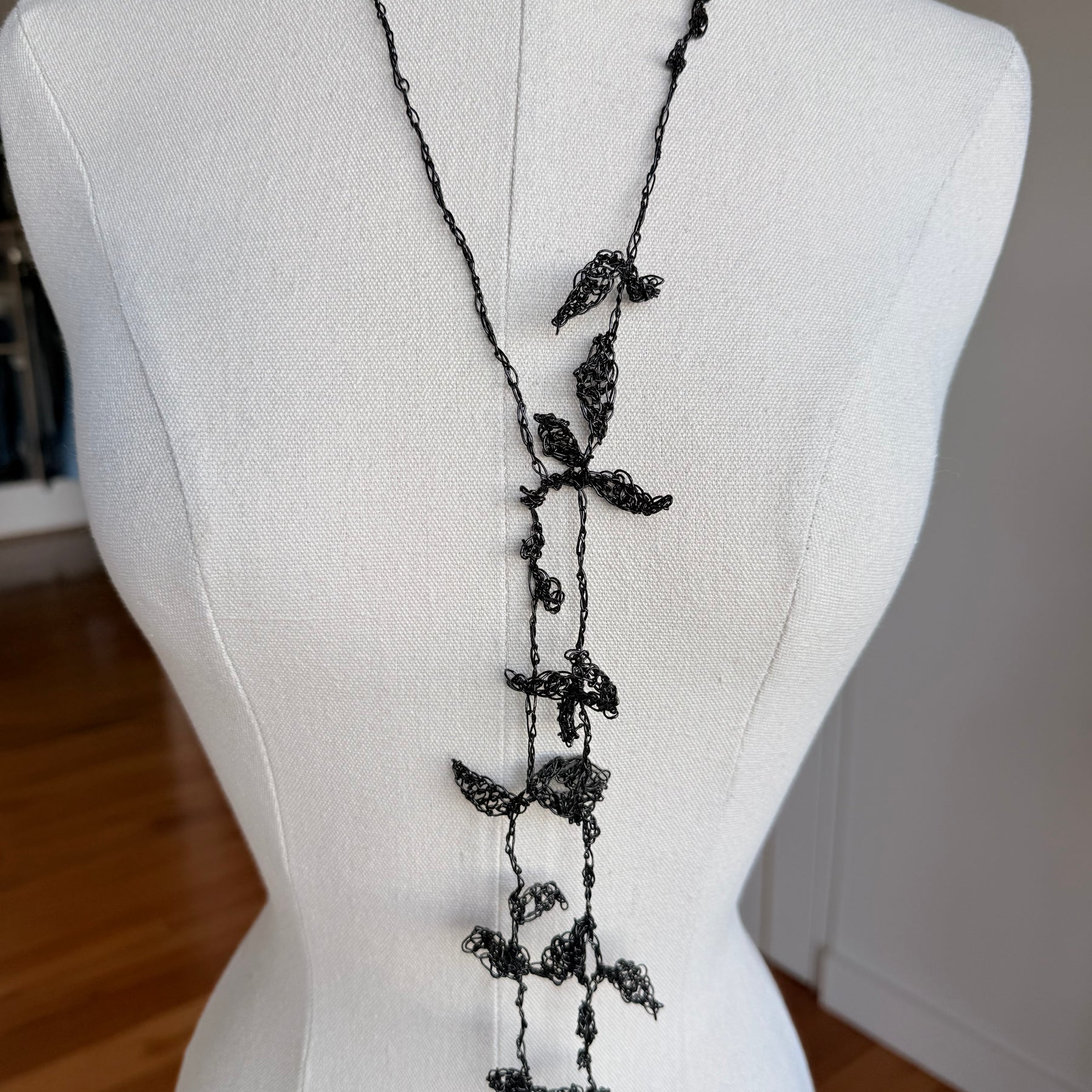 Travel light - Lariat neckpieces.