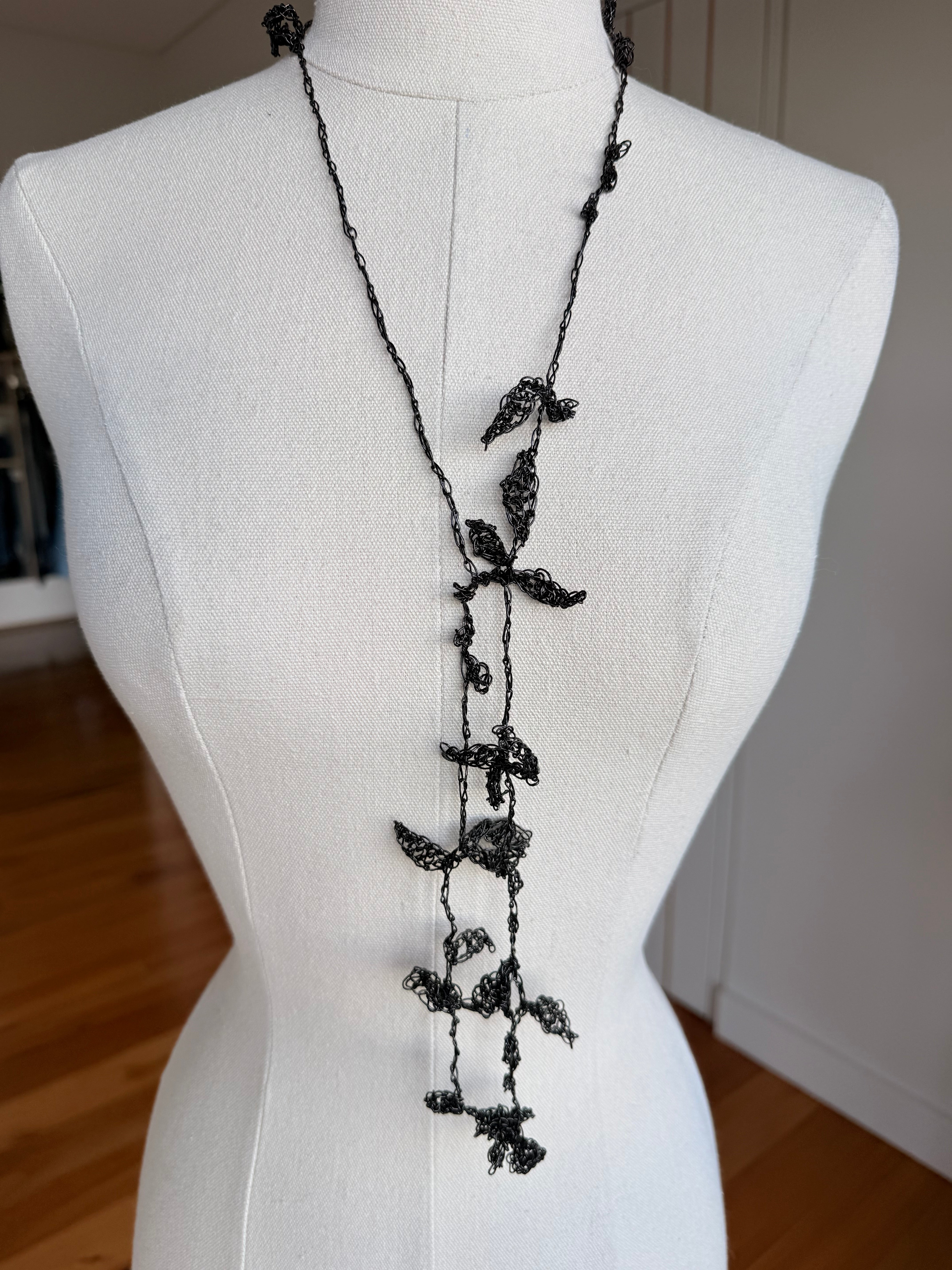 Travel light - Lariat neckpieces.