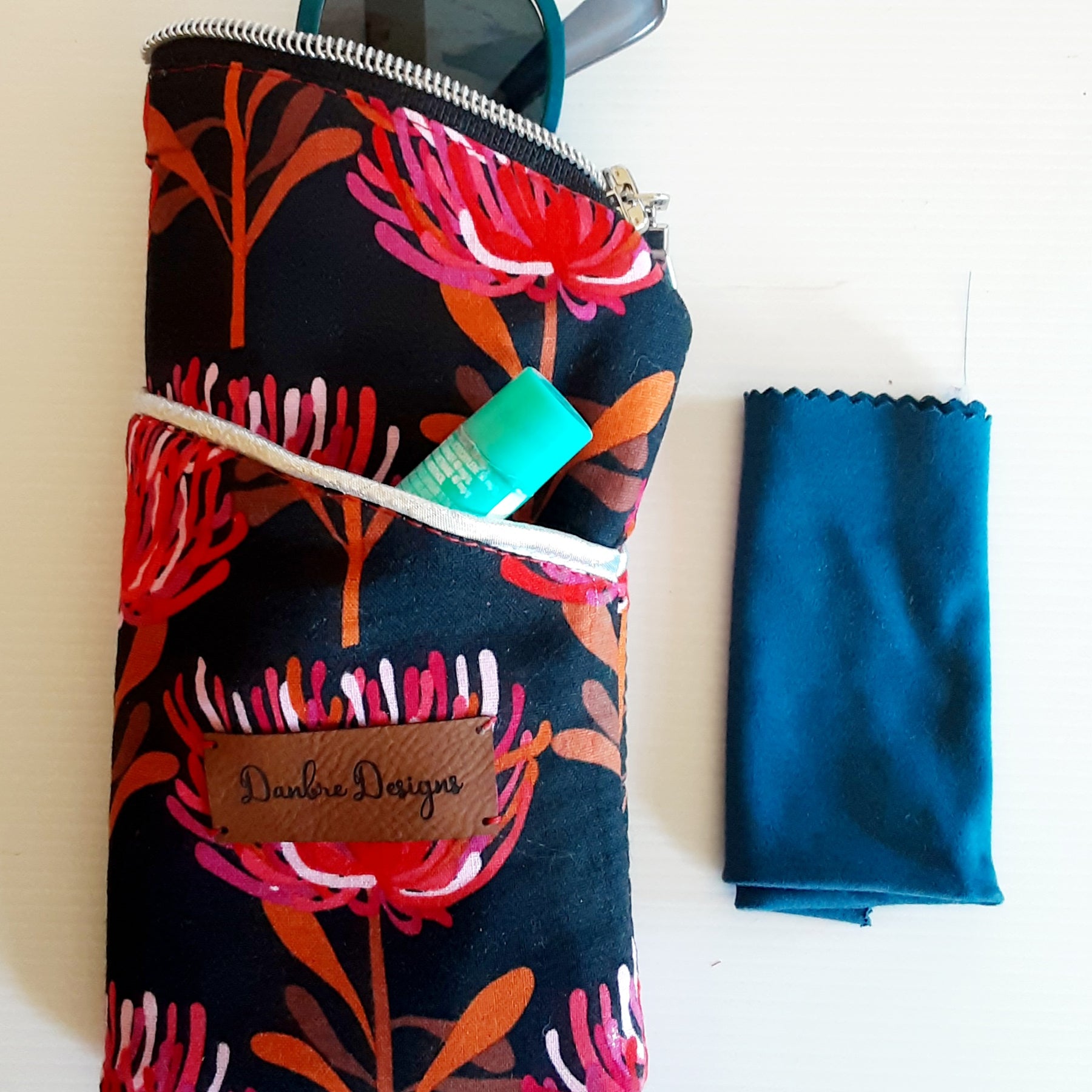 Handmade Padded Sunglass Case, Zippered Eyeglass Pouch, Aussie Floral print