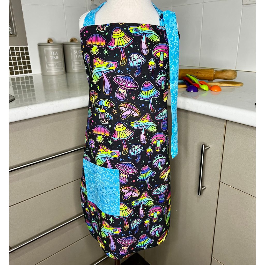 Apron .. Children's Reversible .. Mushrooms