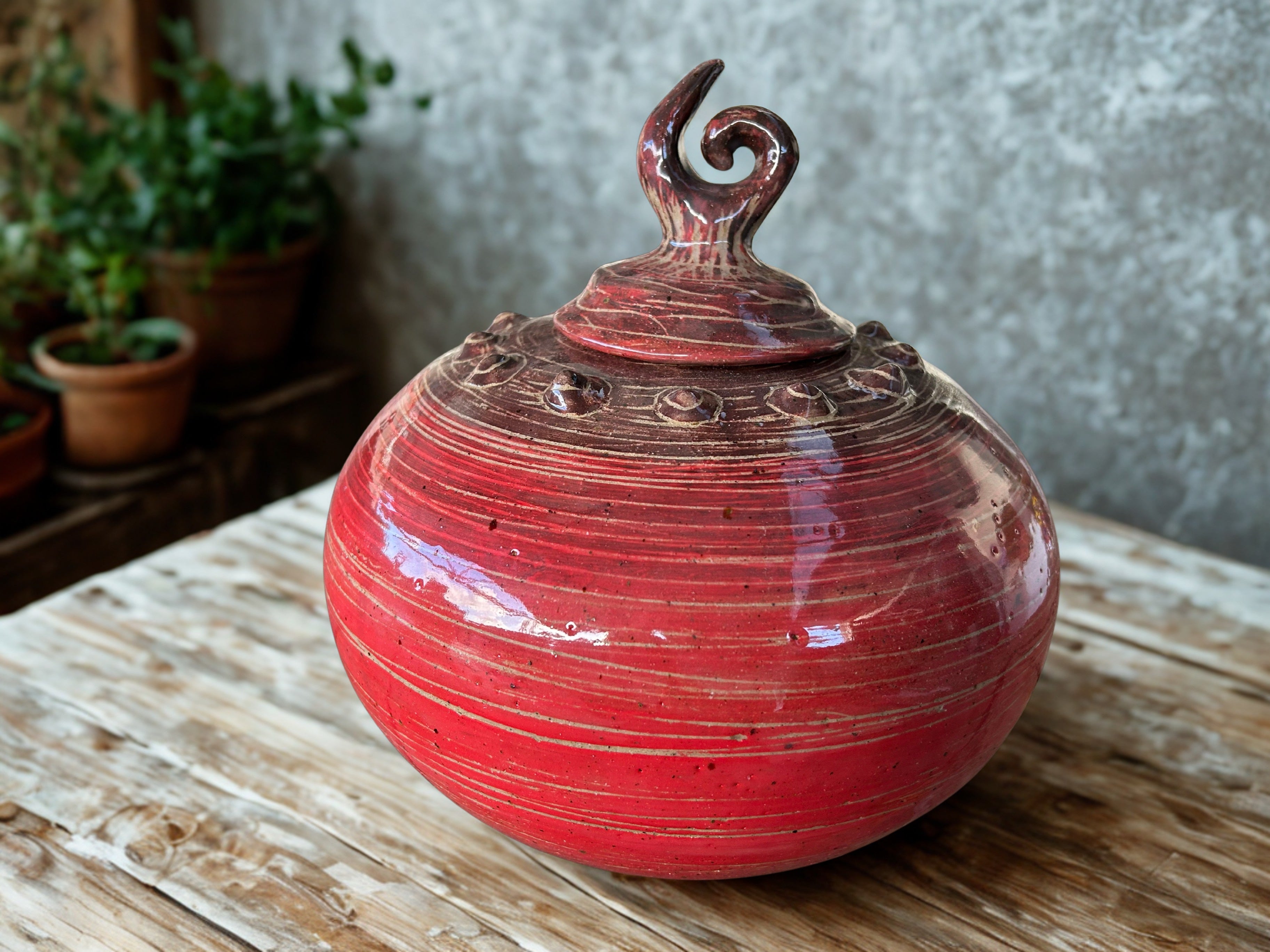 Ceramic red urn