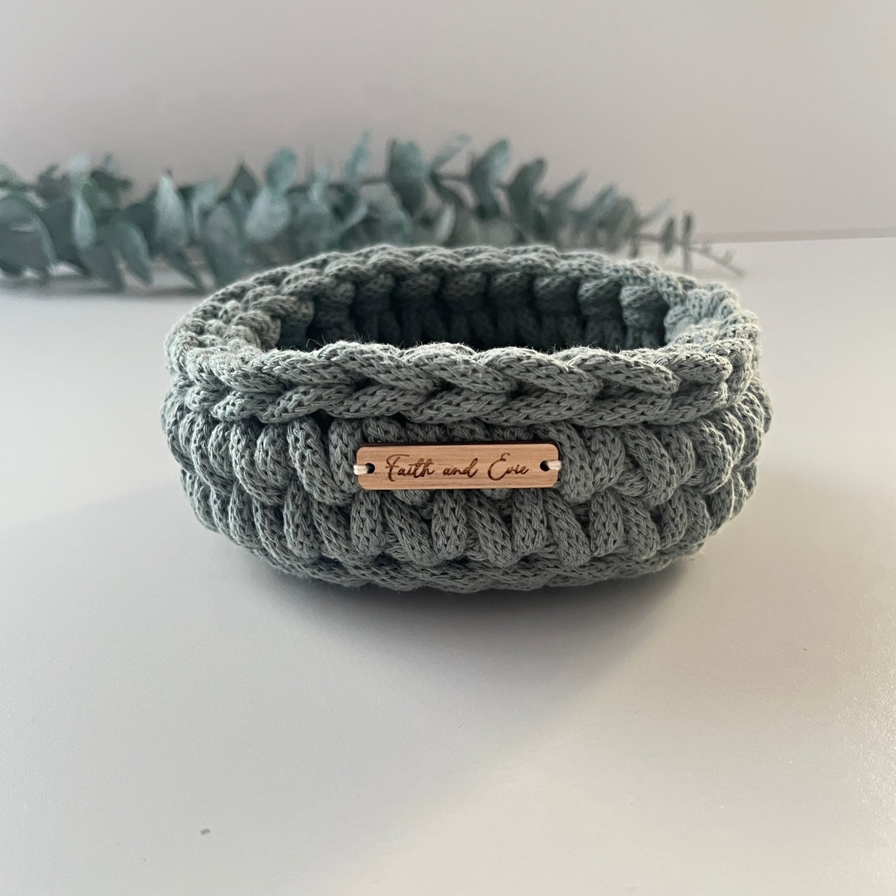 Mini basket - crocheted - colour laurel
