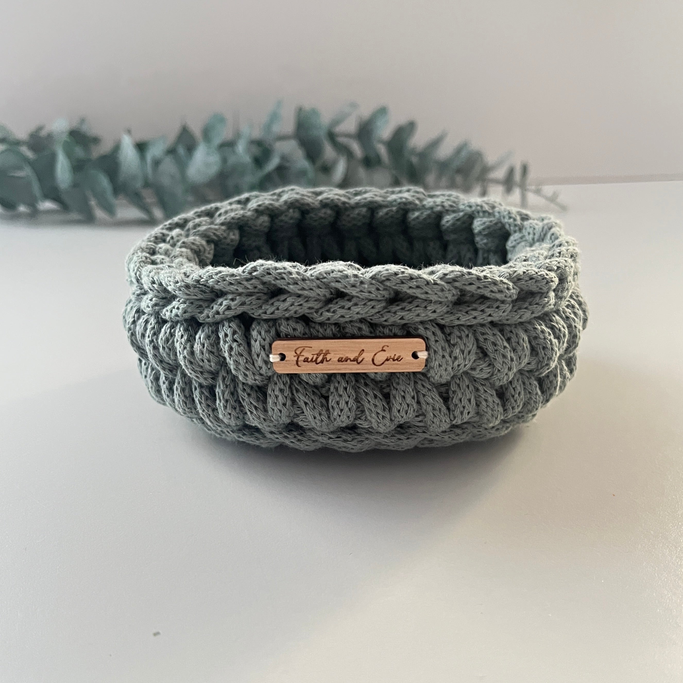 Mini basket - crocheted - colour laurel