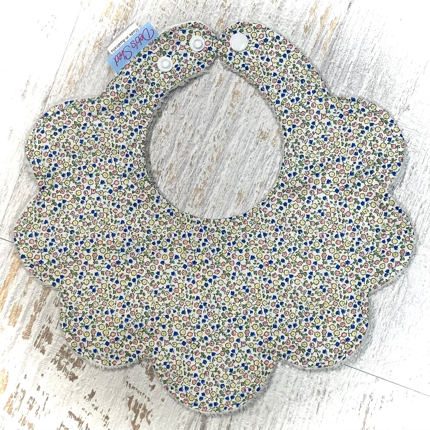Scalloped Bib – Liberty Cotton