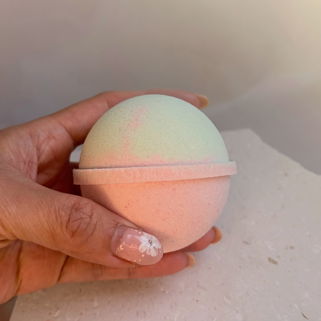 Melon Dew Bath Bomb | Peach, Honeydew, Cucumber & Apple — 6.4cm